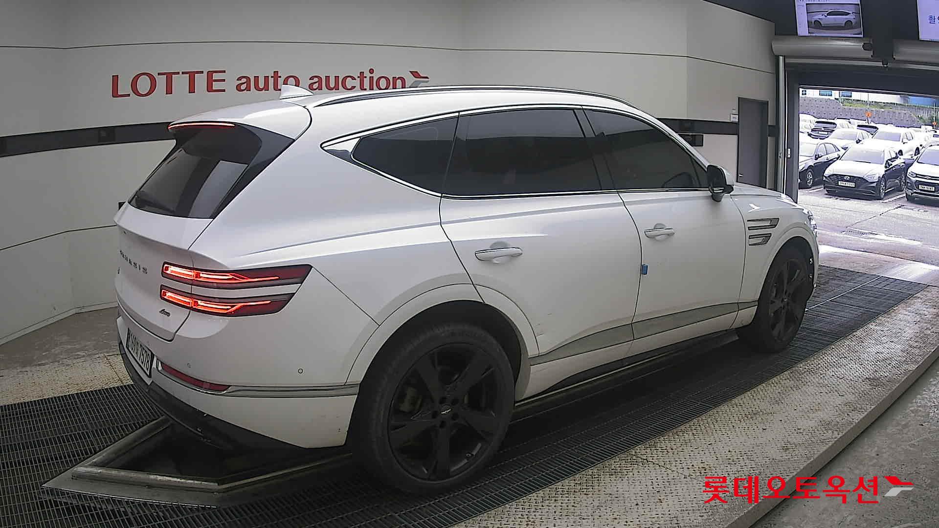 2022 - genesis gv80