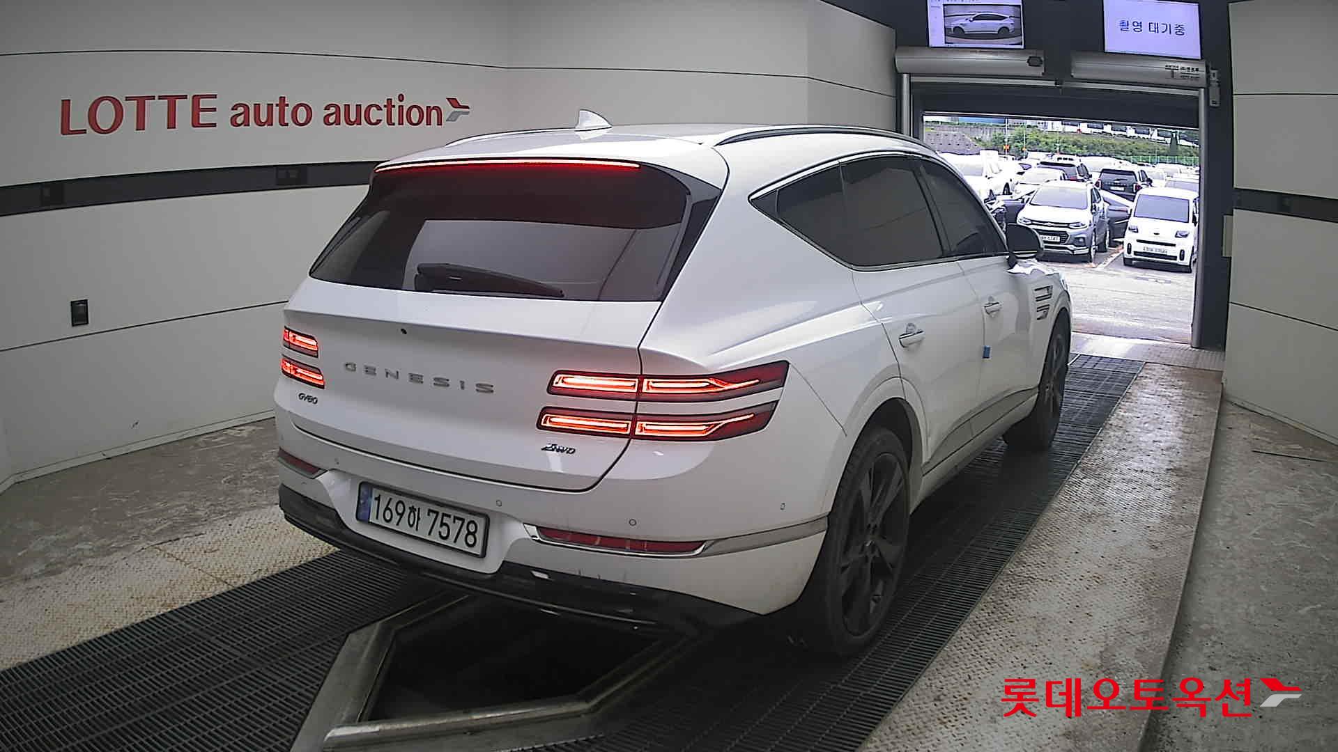 2022 - genesis gv80