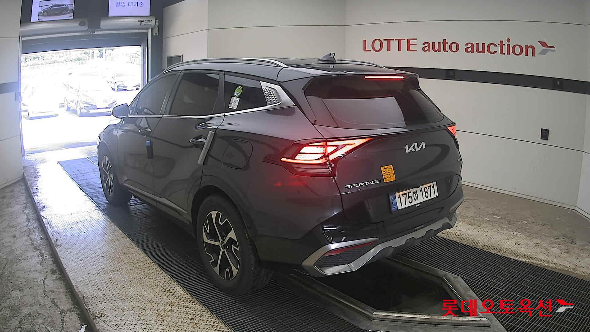 2023 - kia sportage