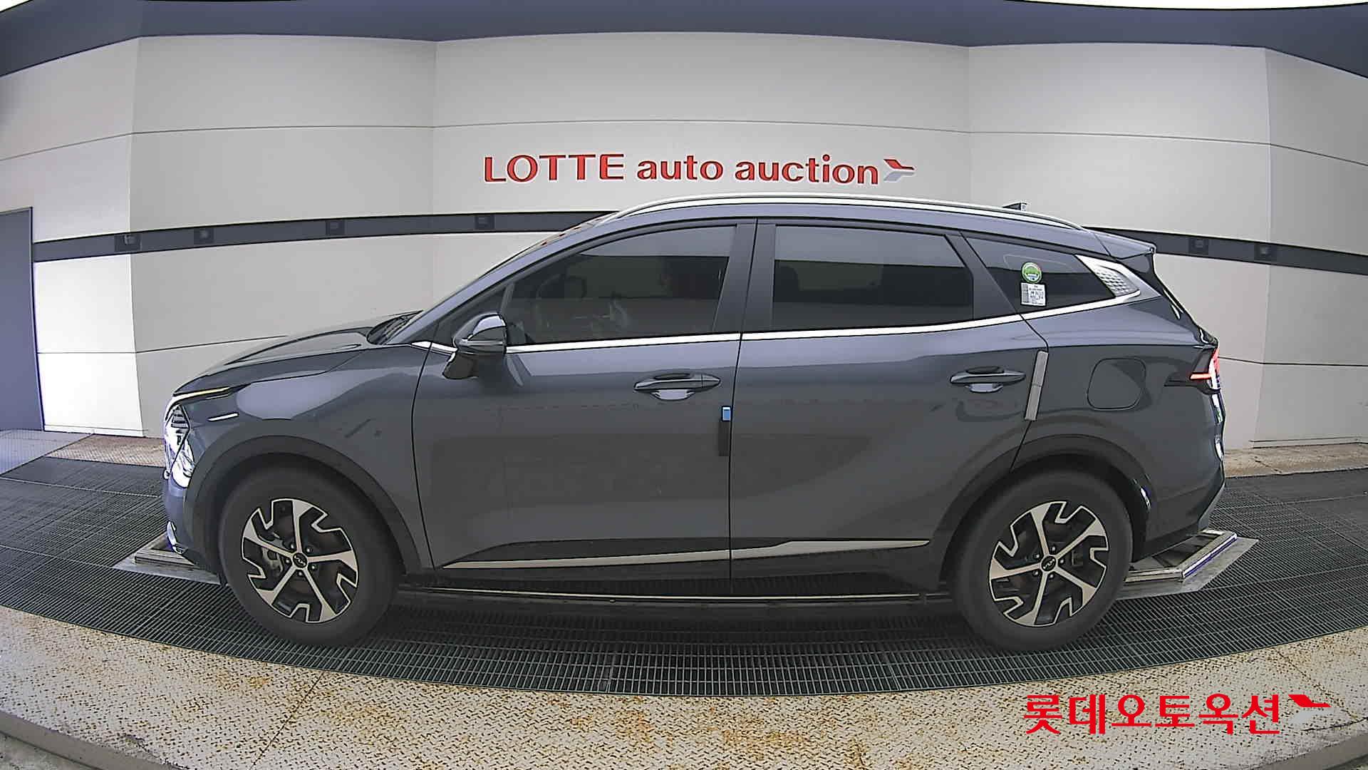 2023 - kia sportage