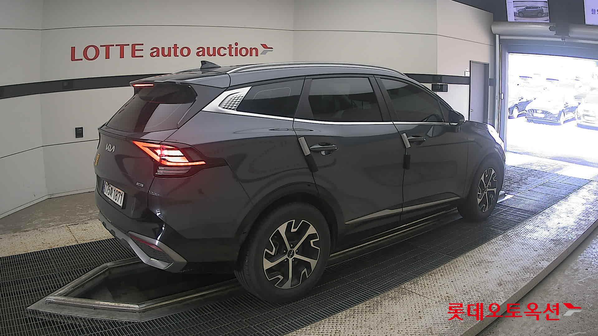 2023 - kia sportage