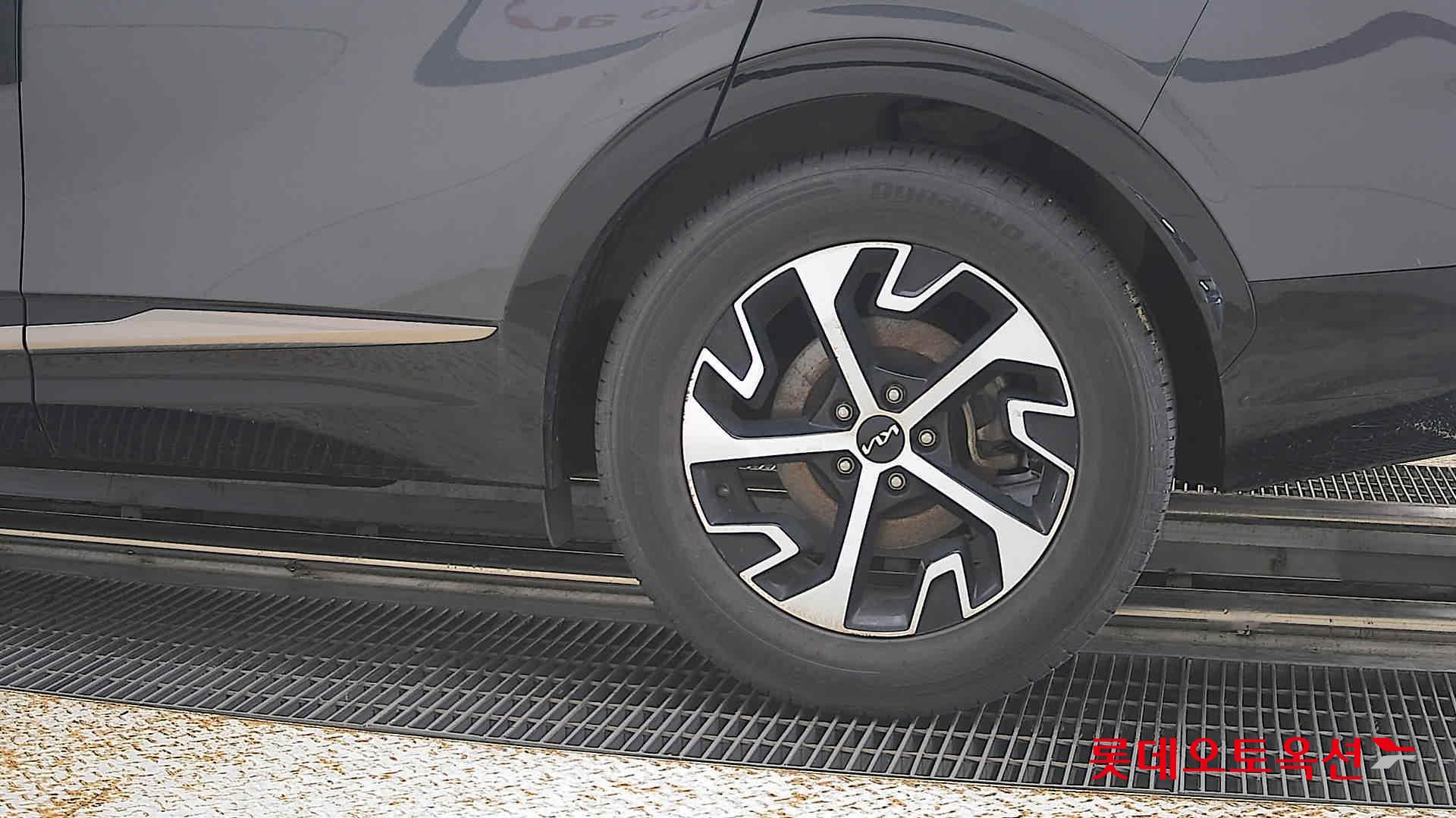 2023 - kia sportage