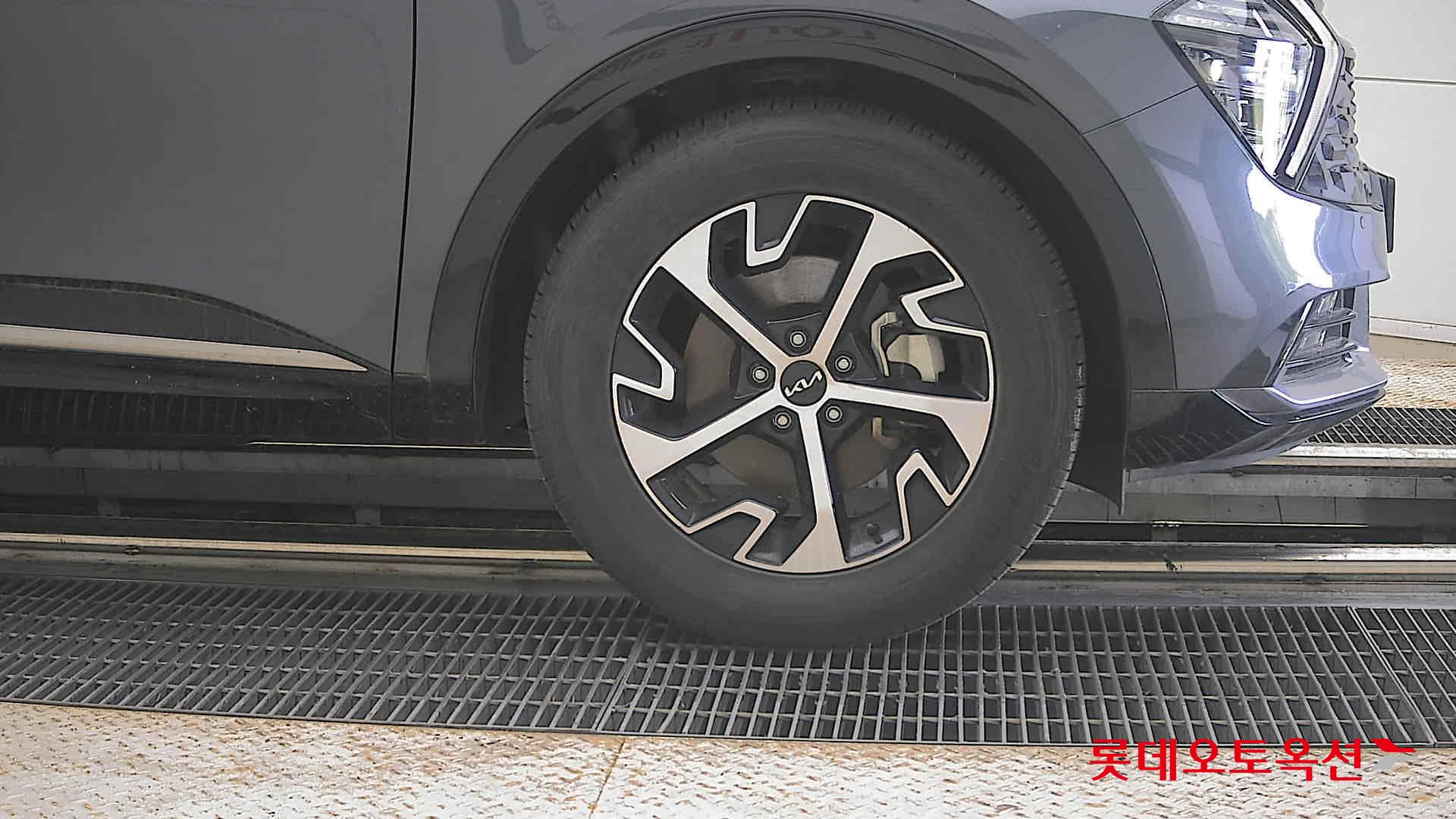 2023 - kia sportage