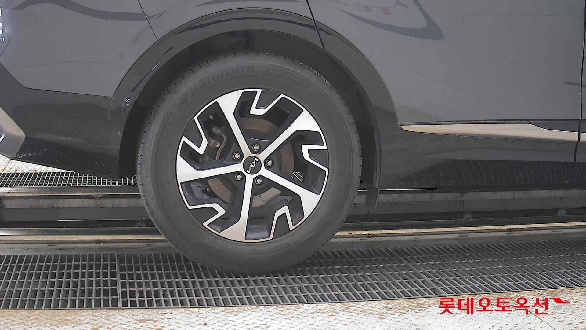 2023 - kia sportage