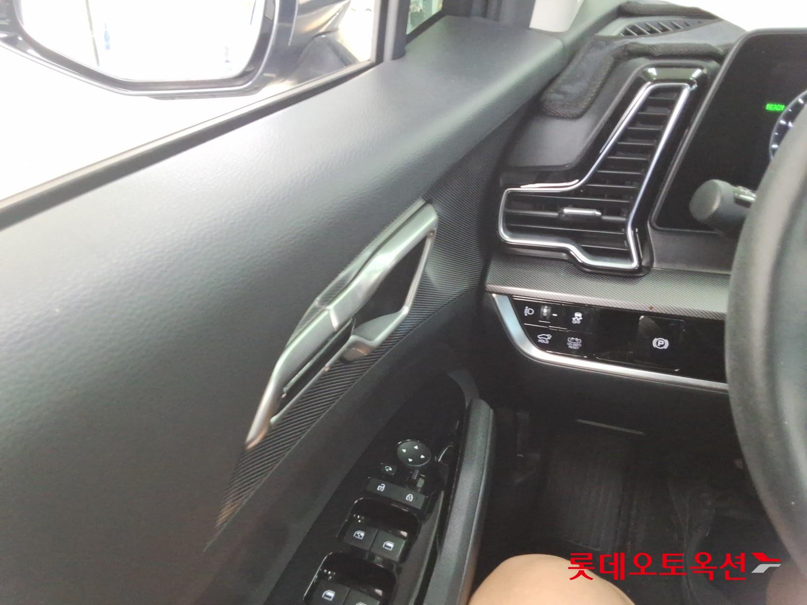 2023 - kia sportage
