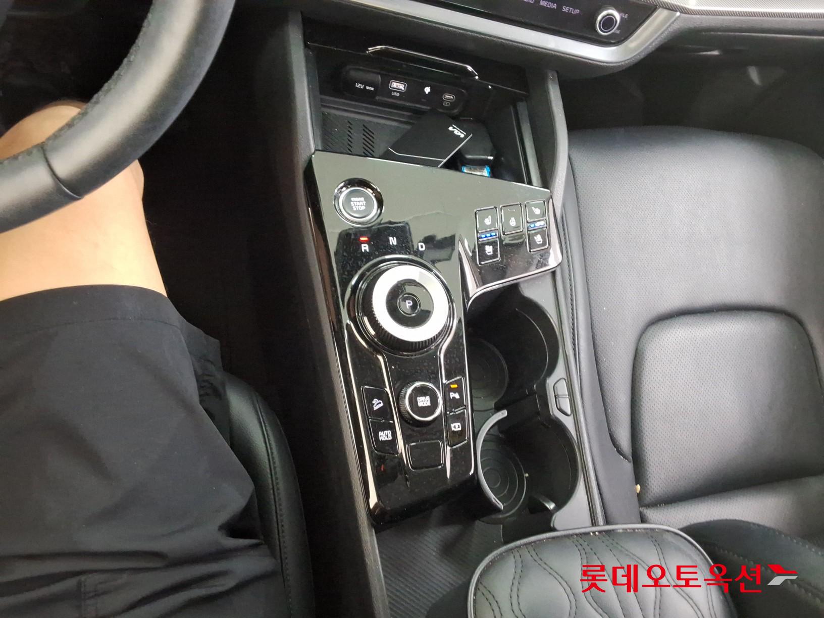 2023 - kia sportage