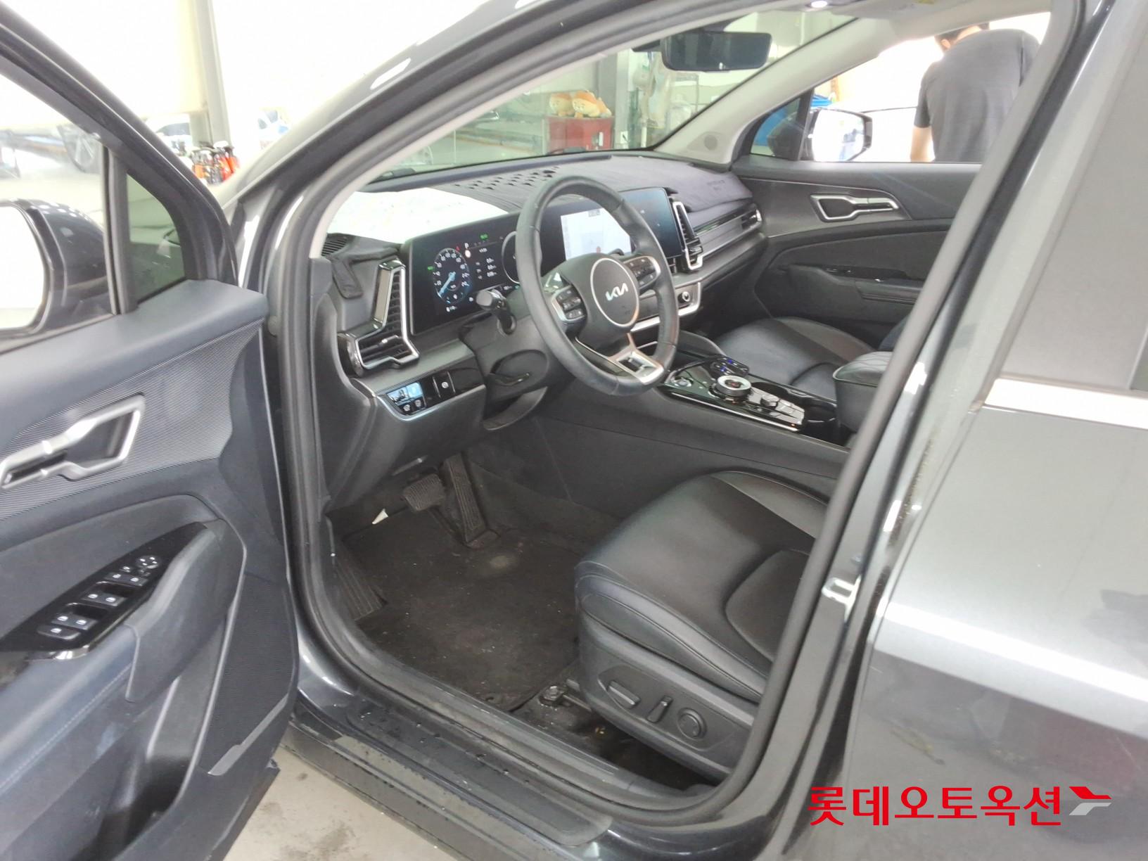 2023 - kia sportage