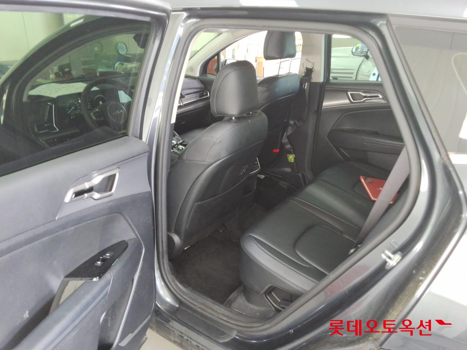 2023 - kia sportage