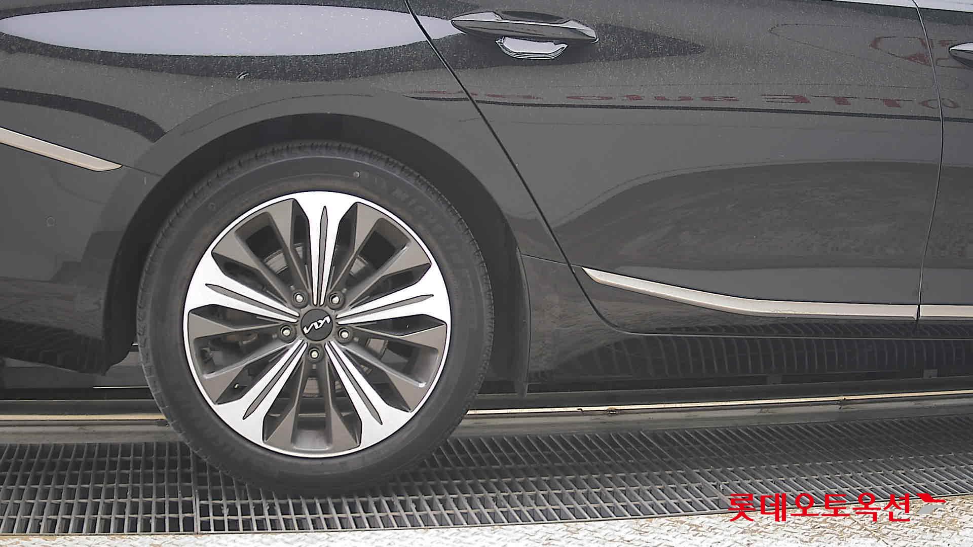 Kia K8 - 28