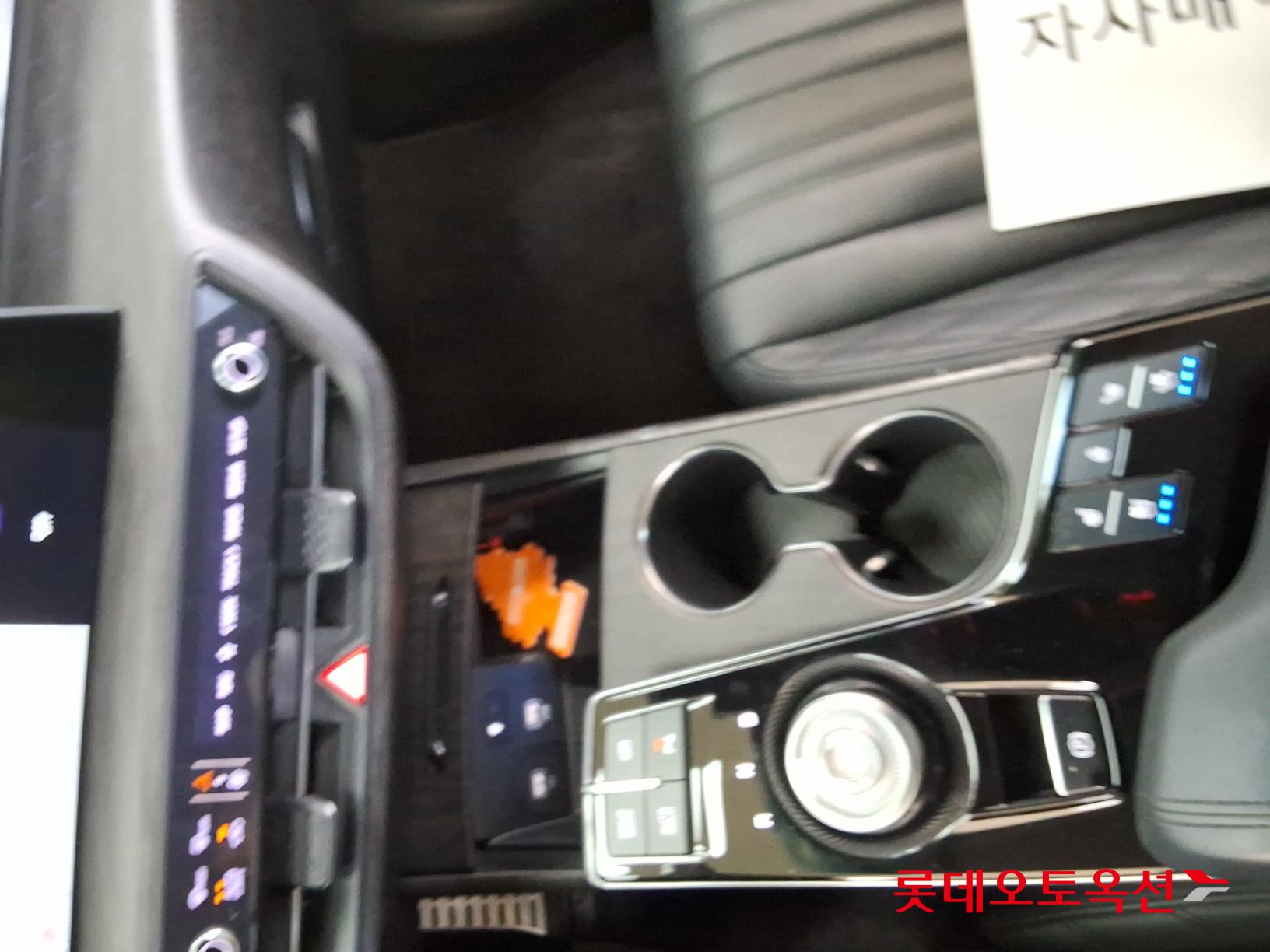 Kia K8 - 32