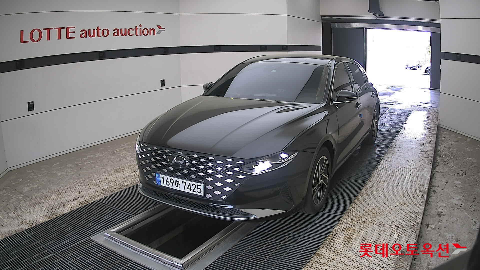 Hyundai Grandeur - 10