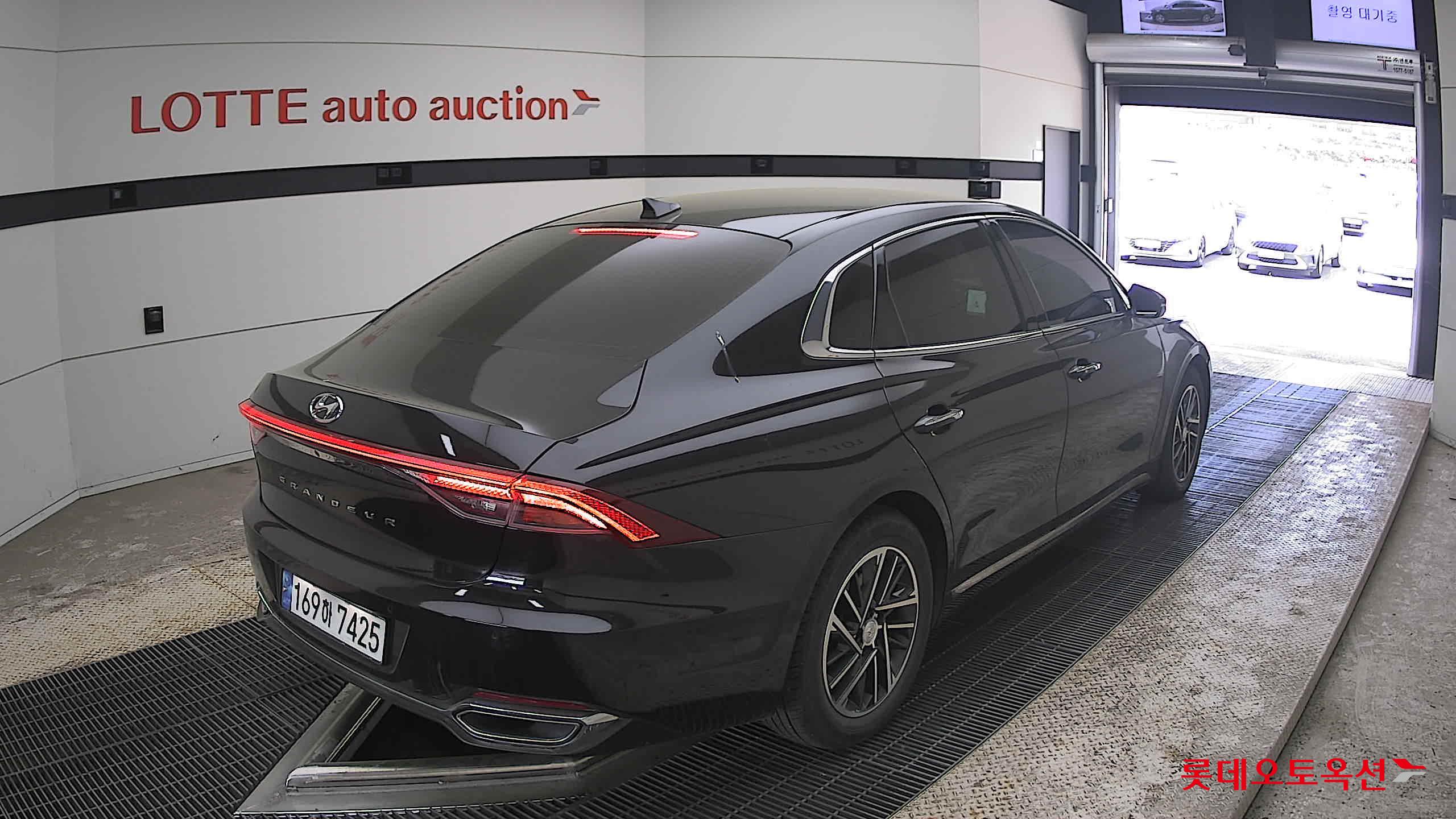 Hyundai Grandeur - 5