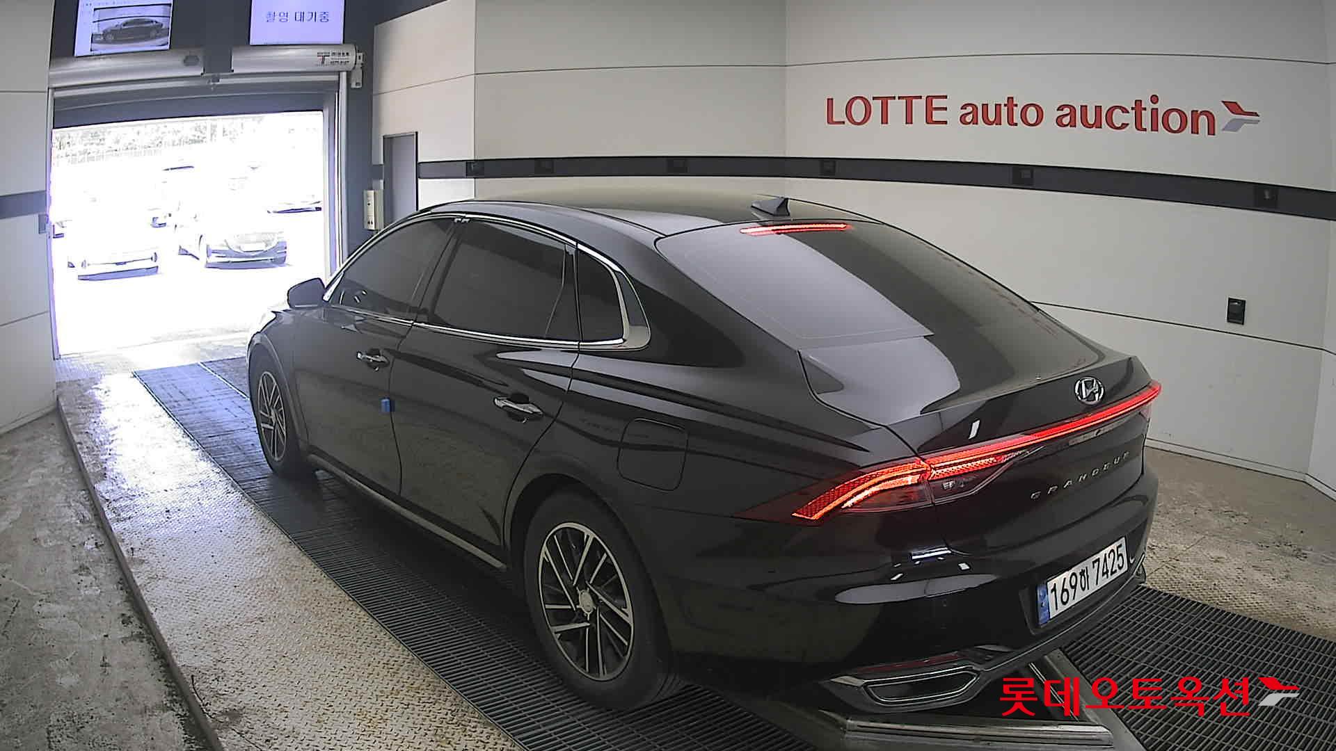 Hyundai Grandeur - 4