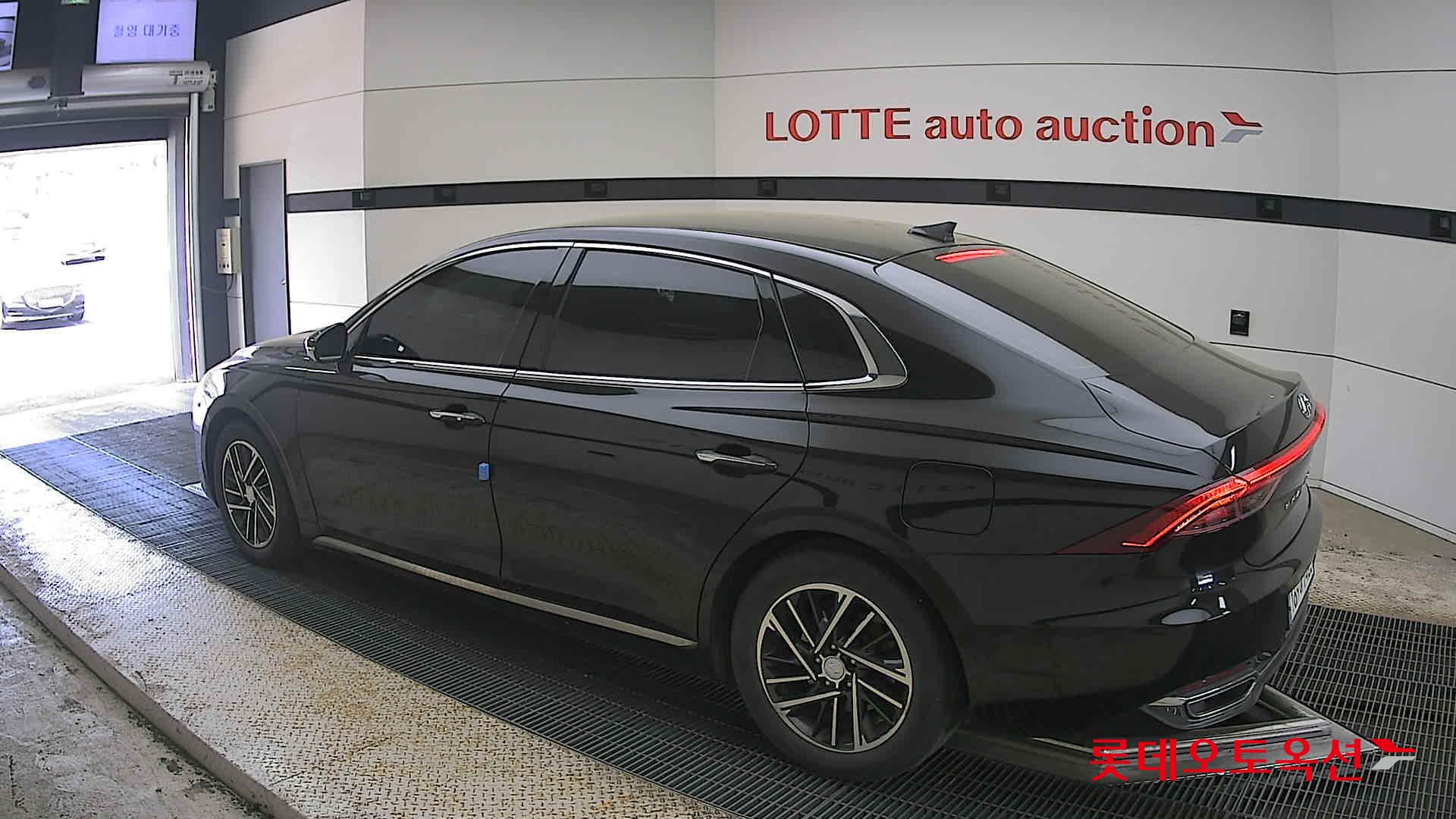 Hyundai Grandeur - 15