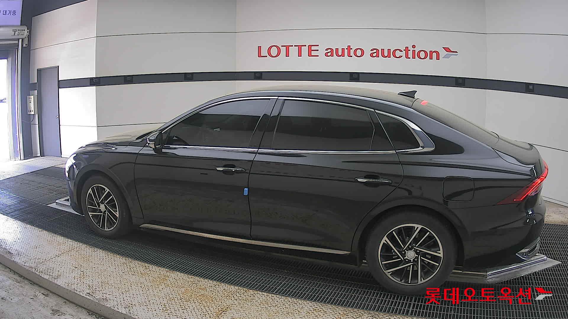 Hyundai Grandeur - 14