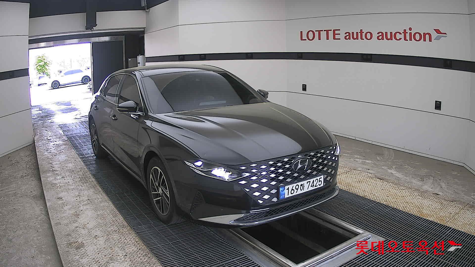 Hyundai Grandeur - 24