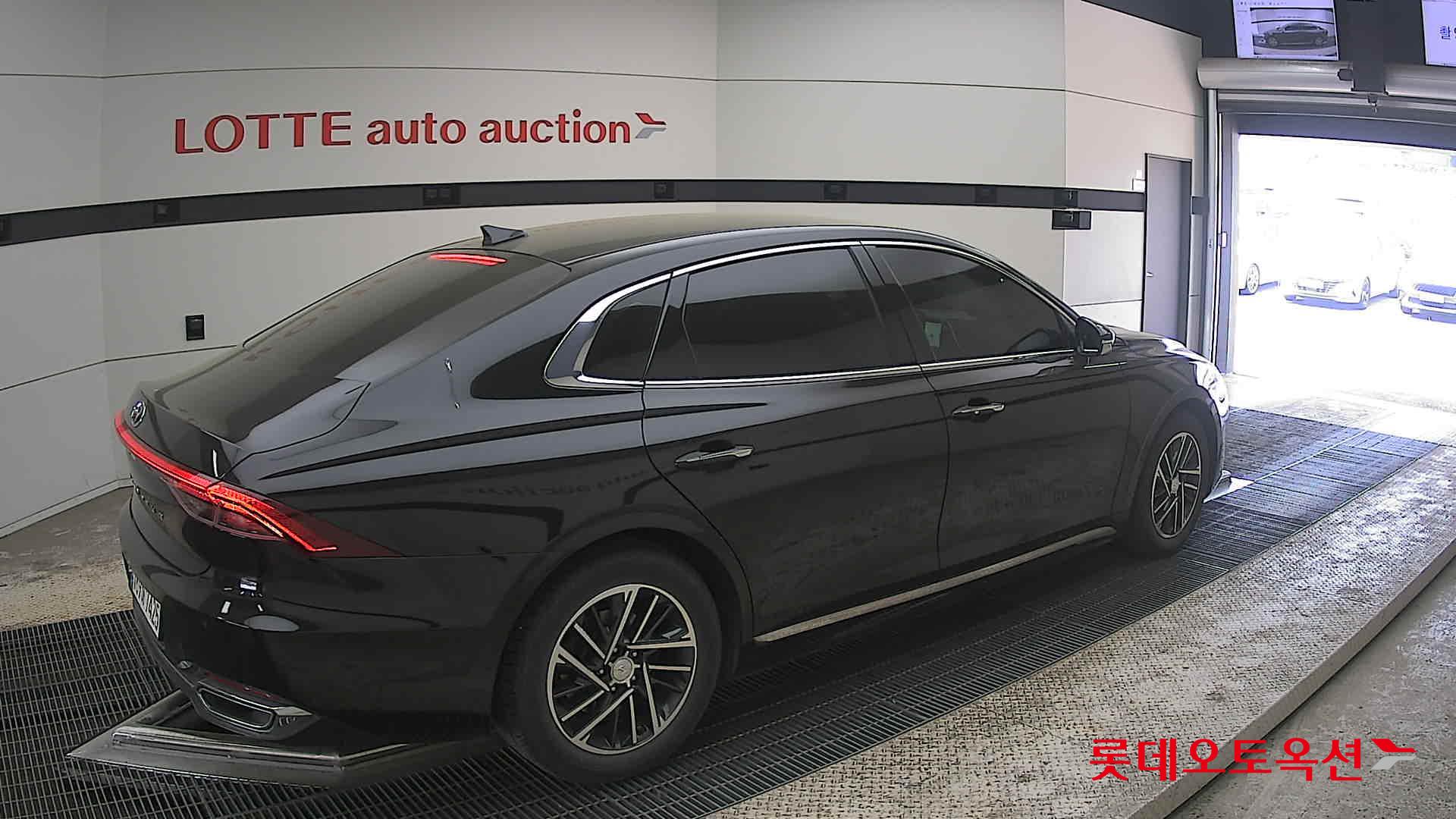 Hyundai Grandeur - 19