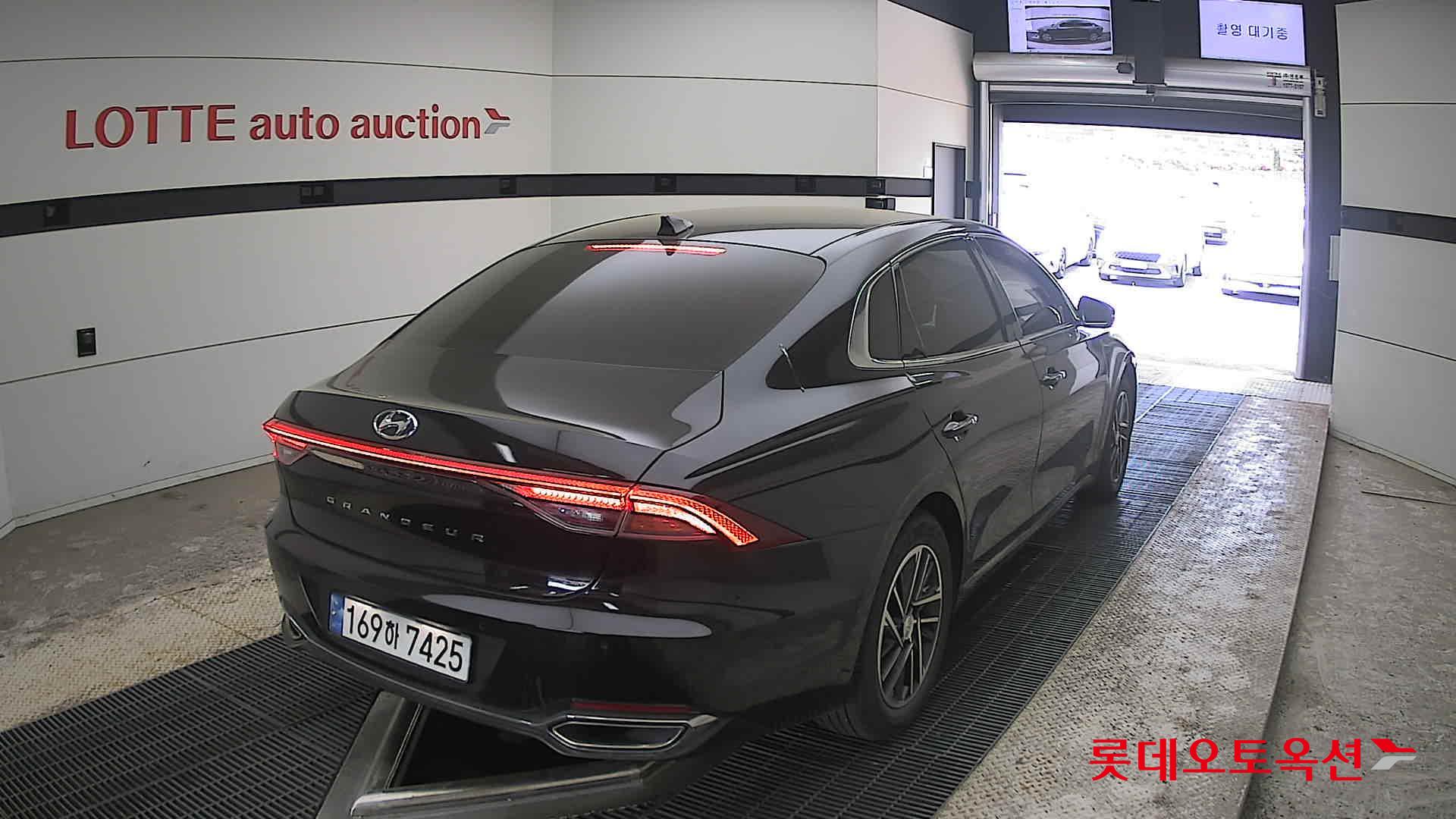 Hyundai Grandeur - 18
