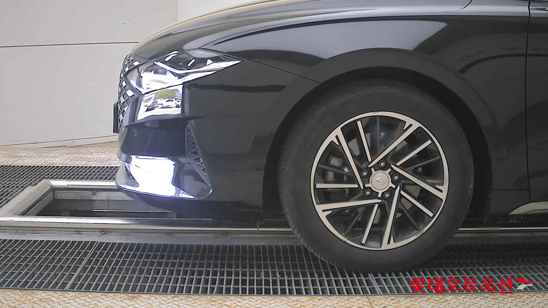 Hyundai Grandeur - 25