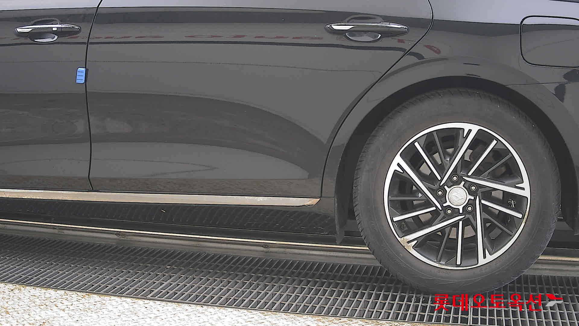 Hyundai Grandeur - 26