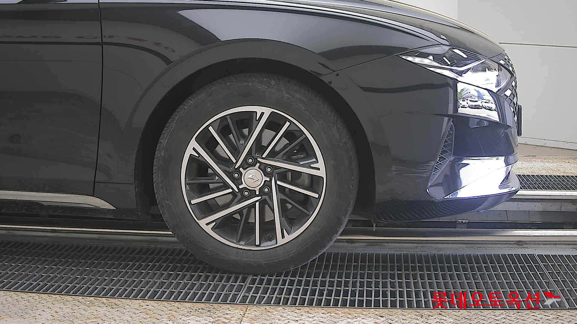 Hyundai Grandeur - 27