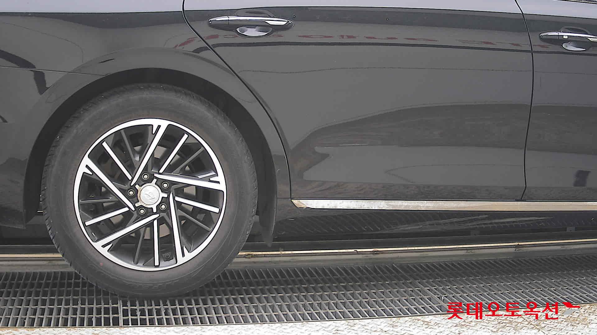 Hyundai Grandeur - 28