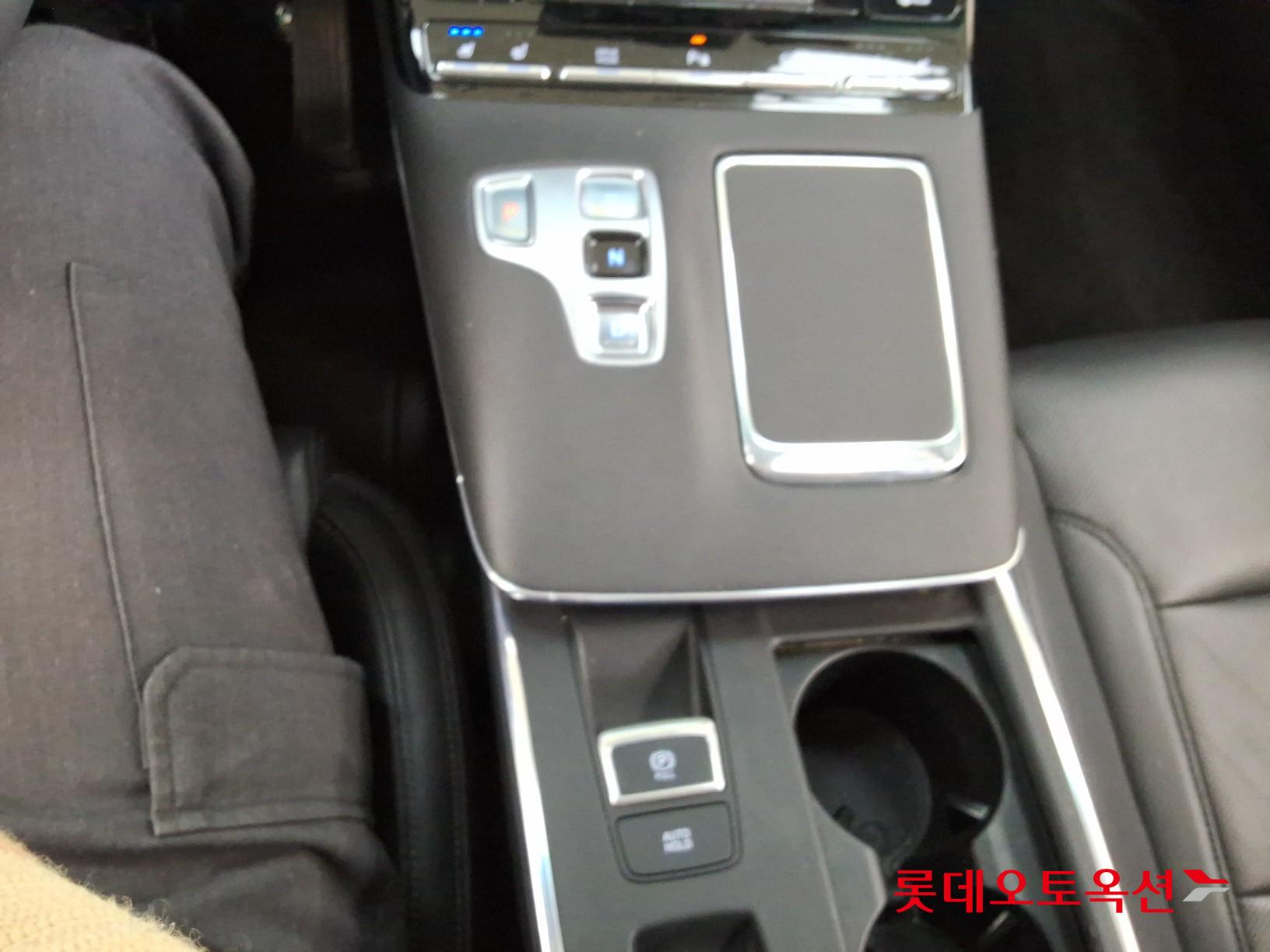 Hyundai Grandeur - 34