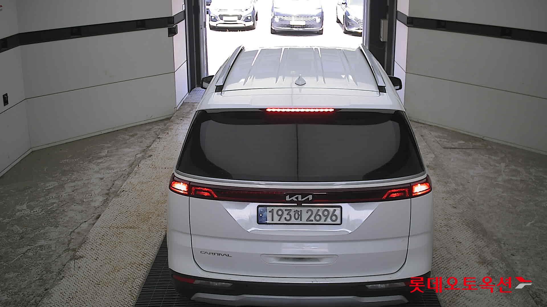 2023 - kia carnival