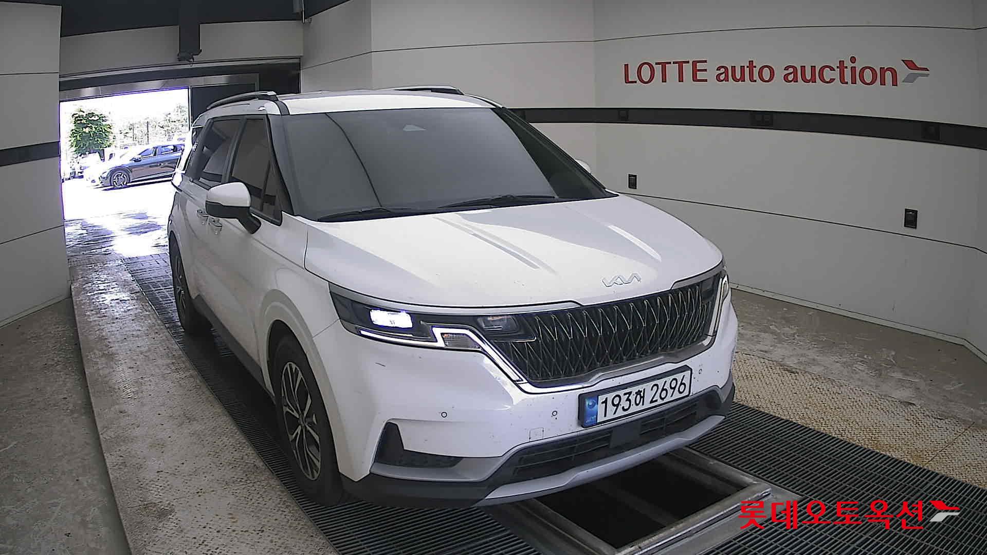 2023 - kia carnival