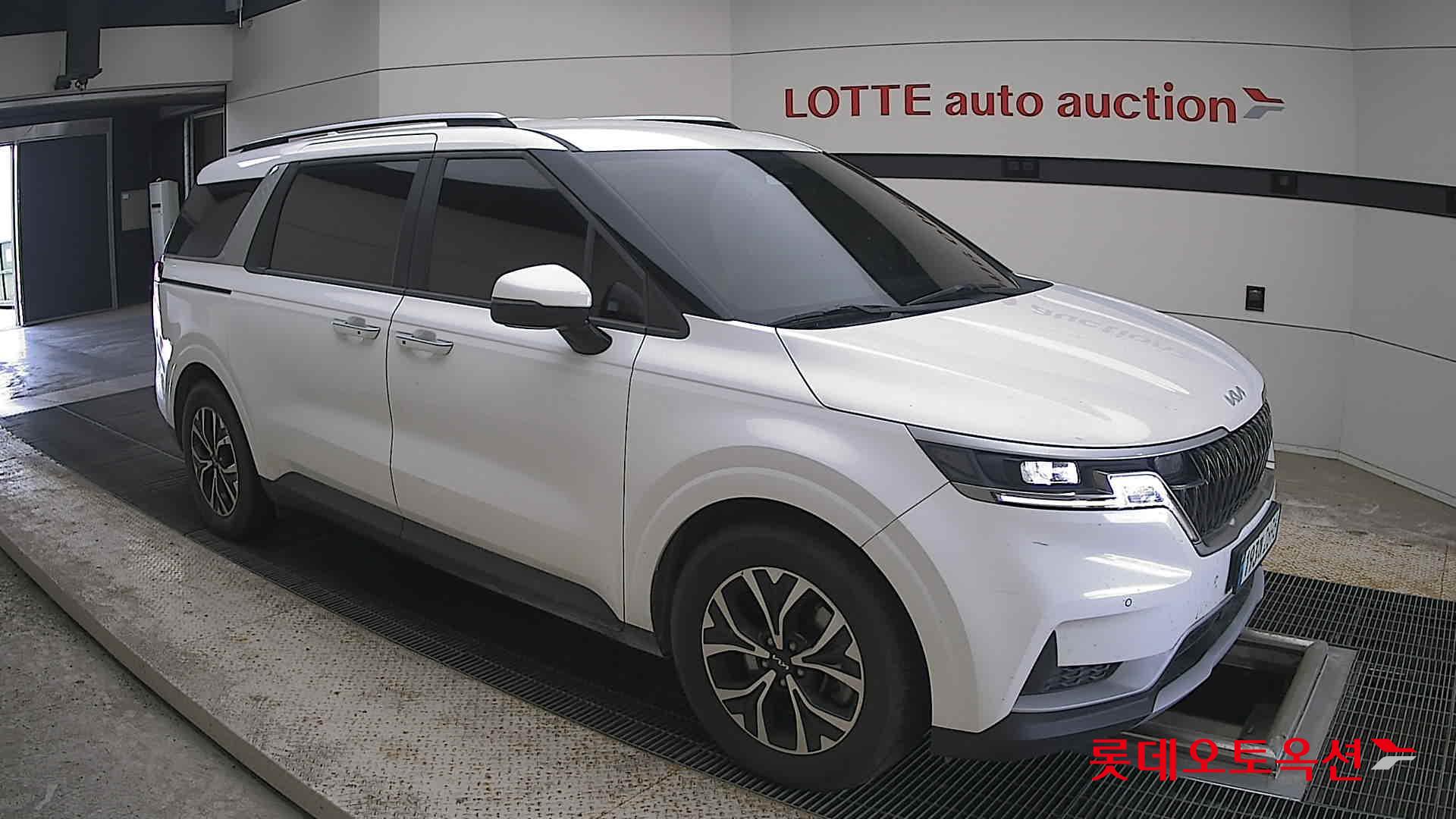 2023 - kia carnival