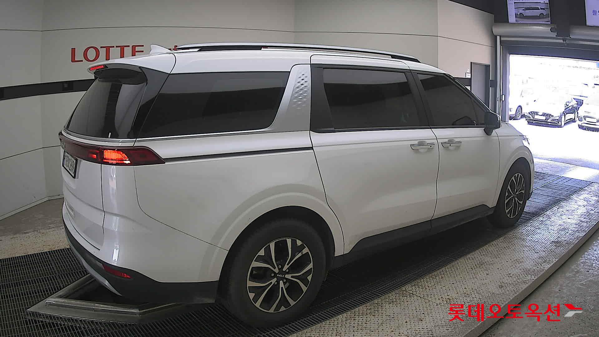 2023 - kia carnival