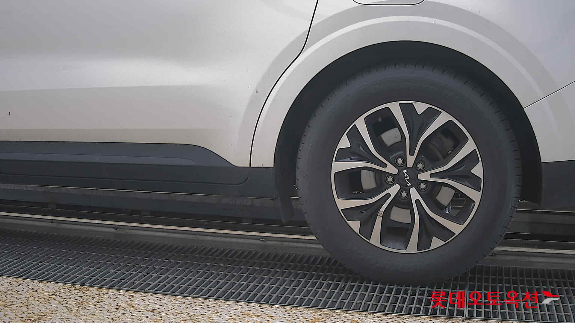 2023 - kia carnival