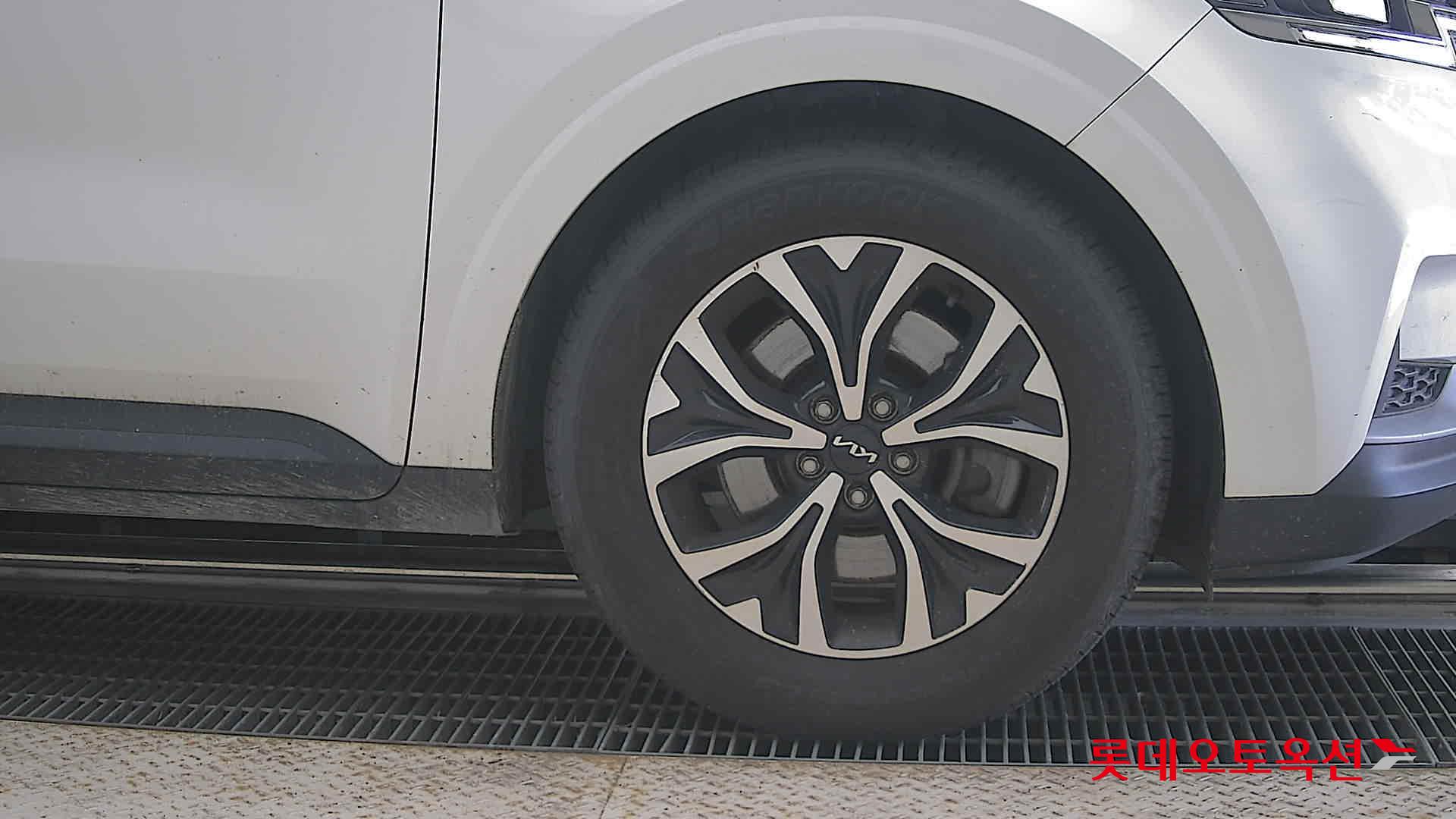 2023 - kia carnival