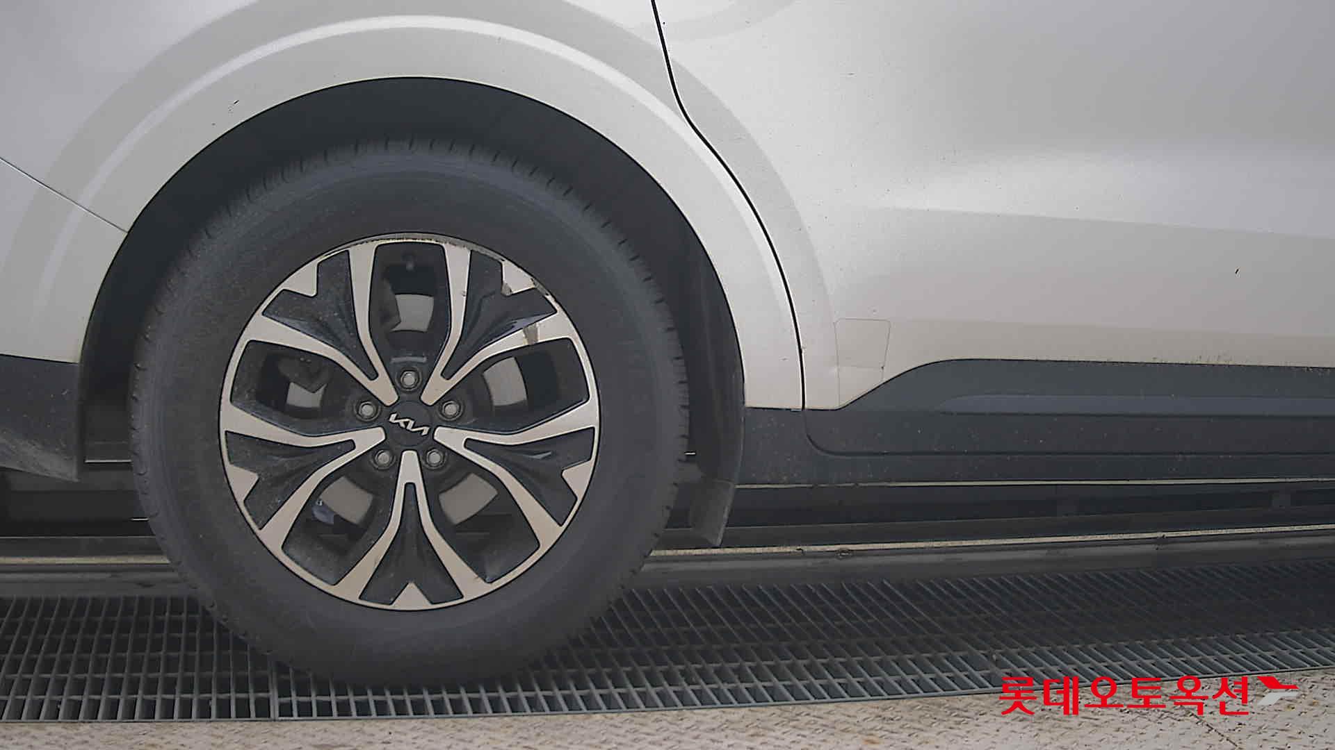 2023 - kia carnival