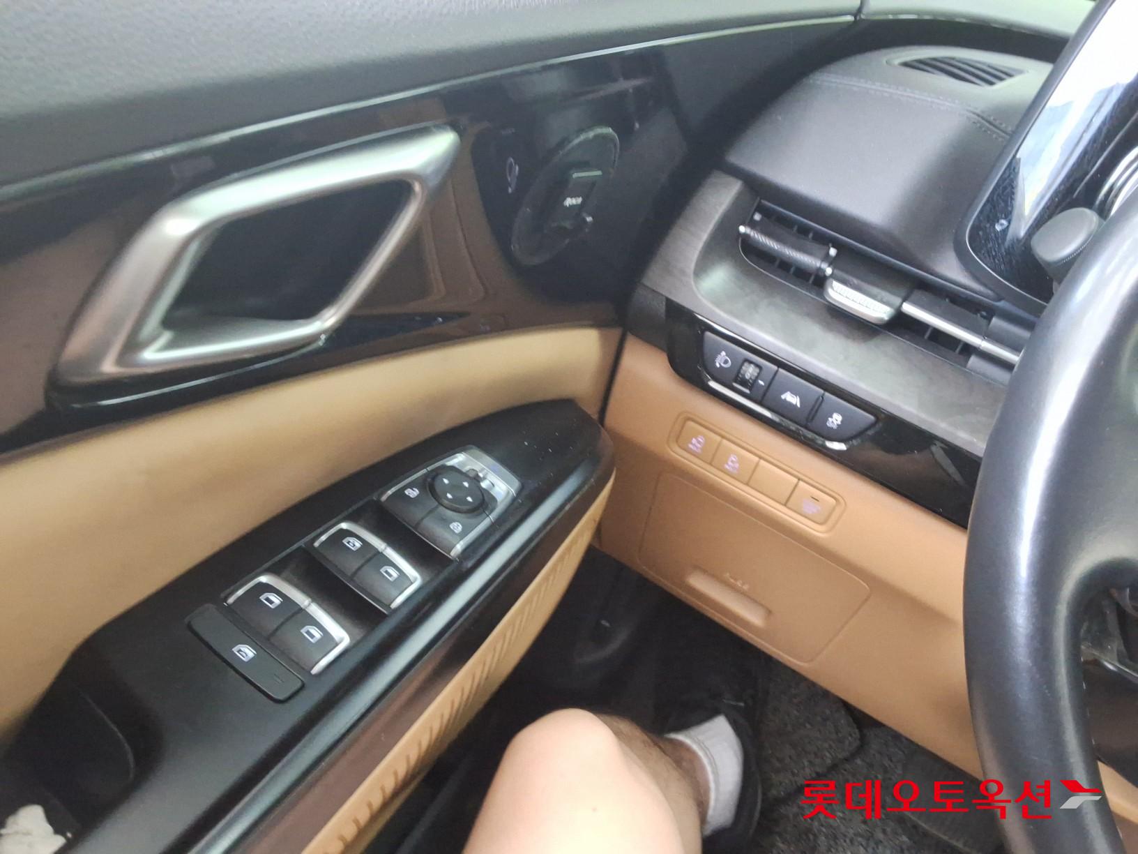 2023 - kia carnival