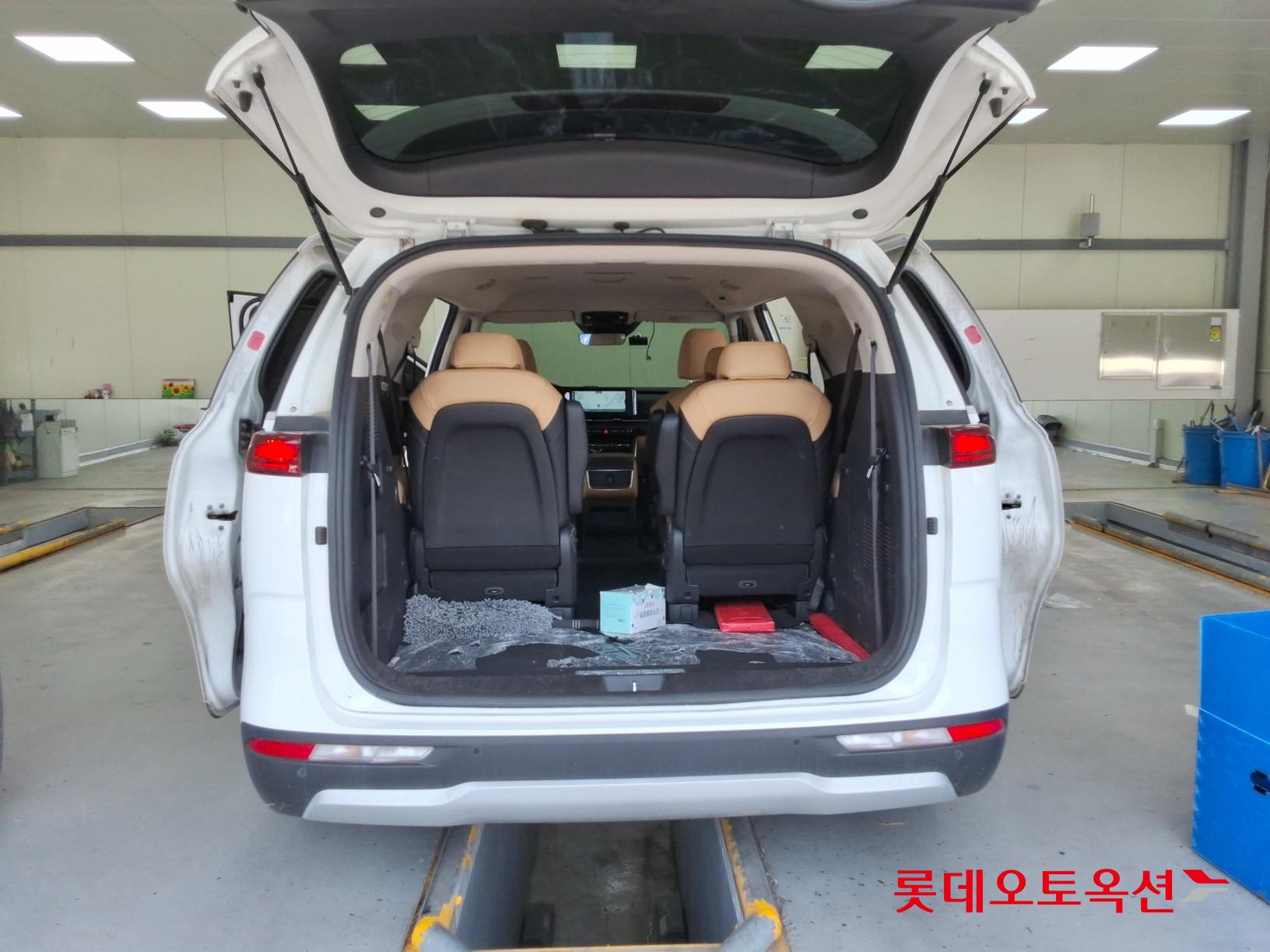 2023 - kia carnival