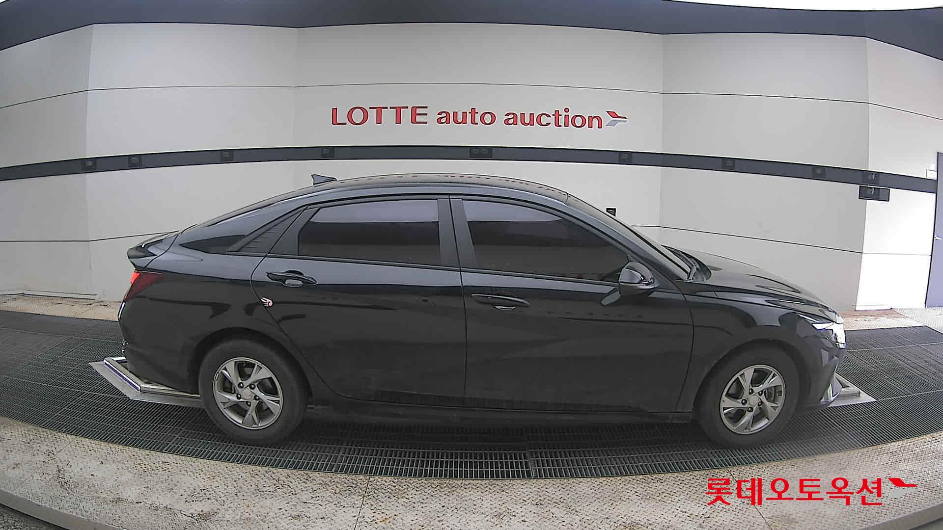 هيونداي إلانترا 2021 - صورة 21