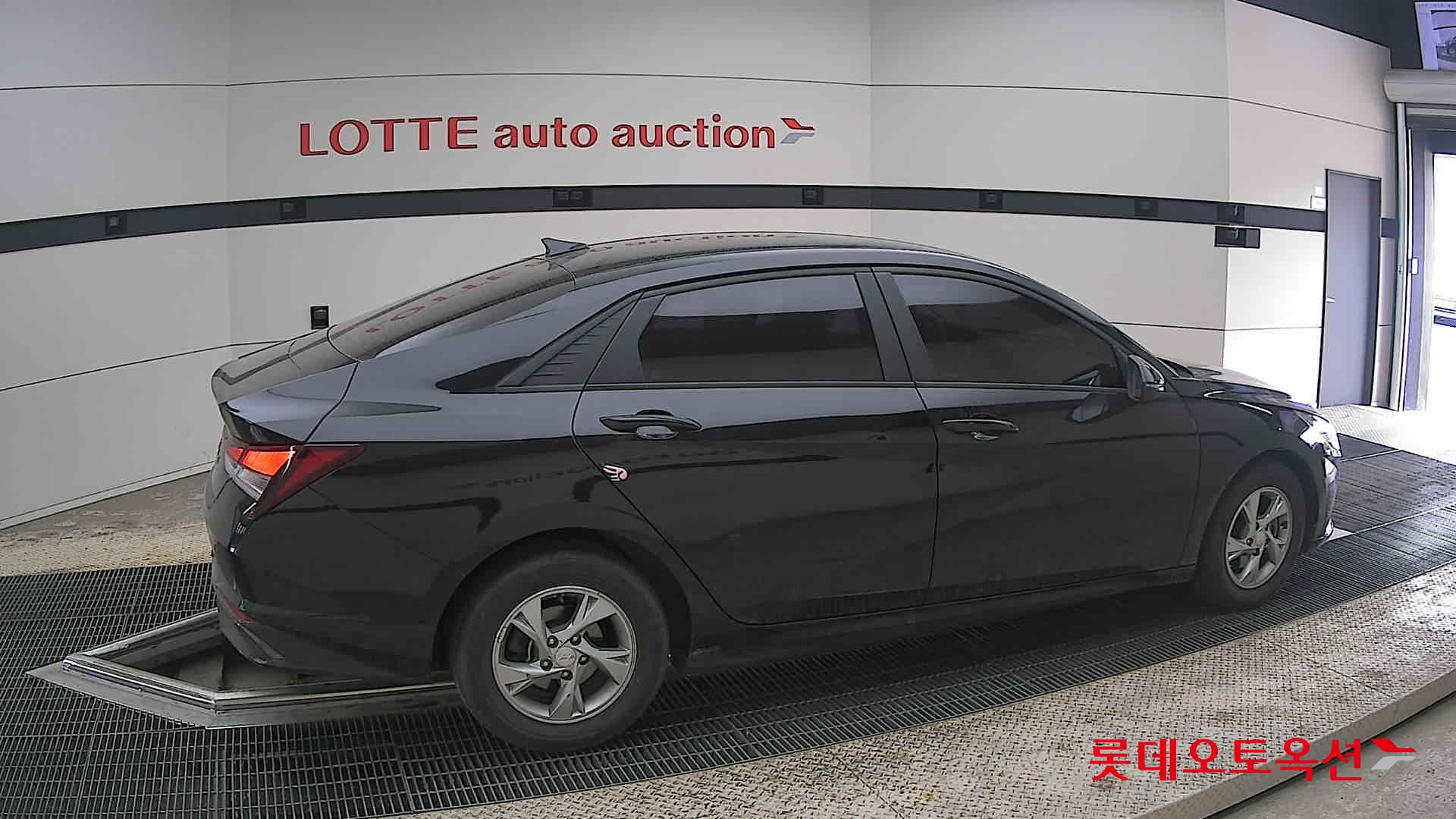 هيونداي إلانترا 2021 - صورة 20