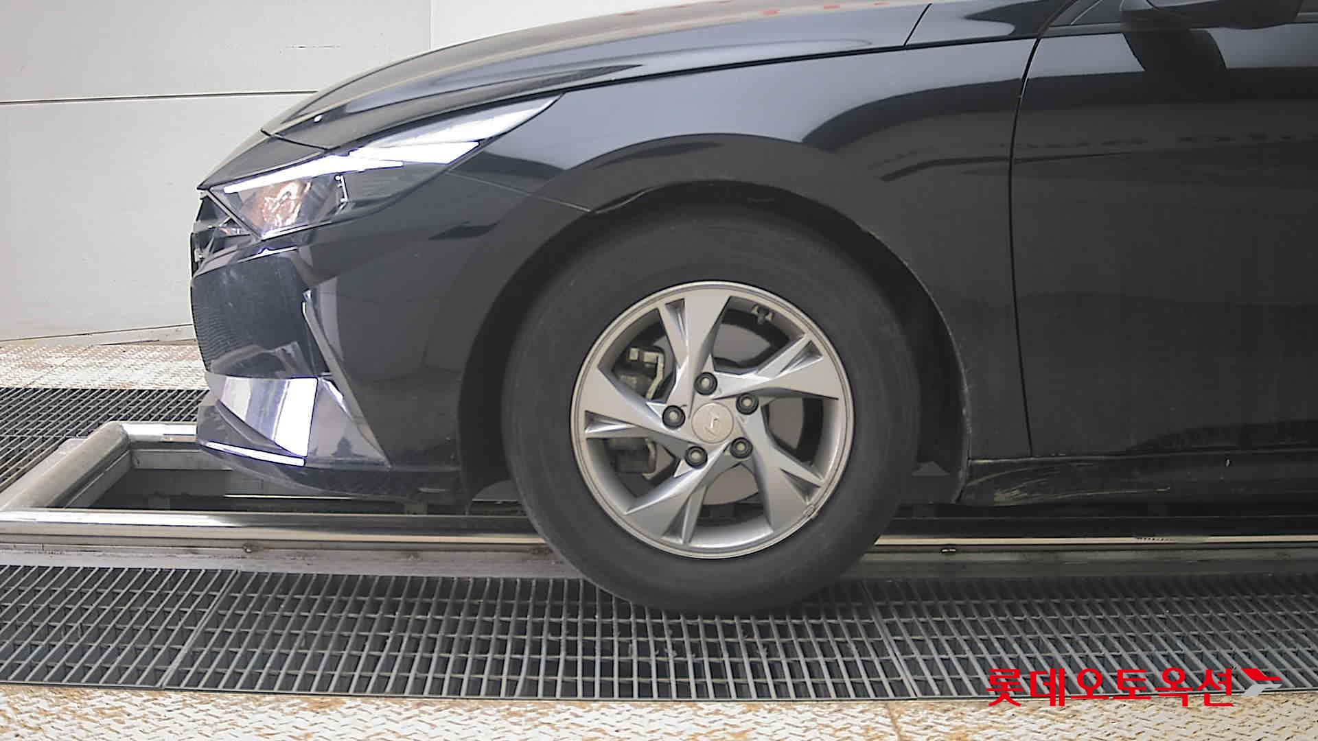 هيونداي إلانترا 2021 - صورة 25