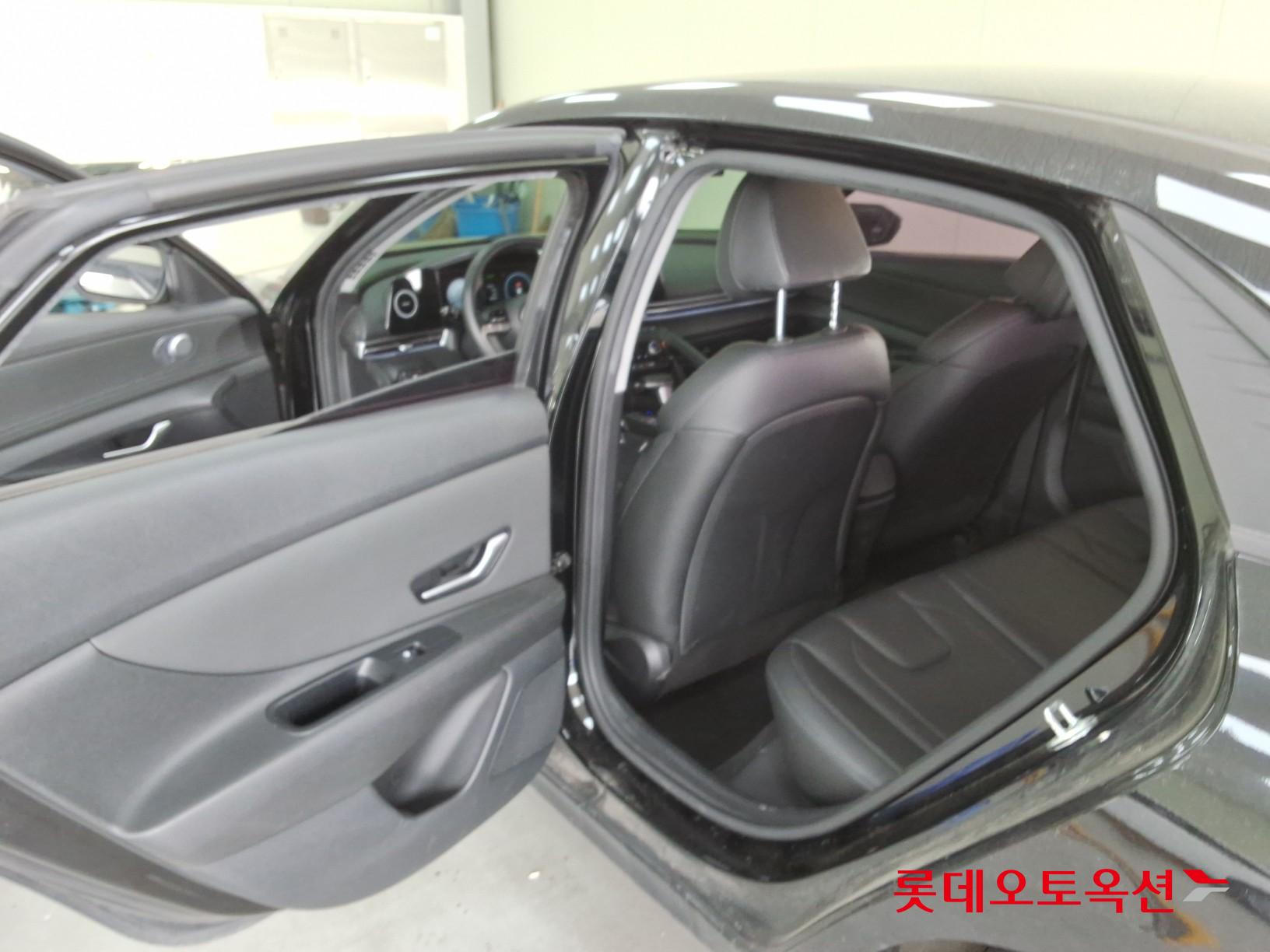 هيونداي إلانترا 2021 - صورة 37