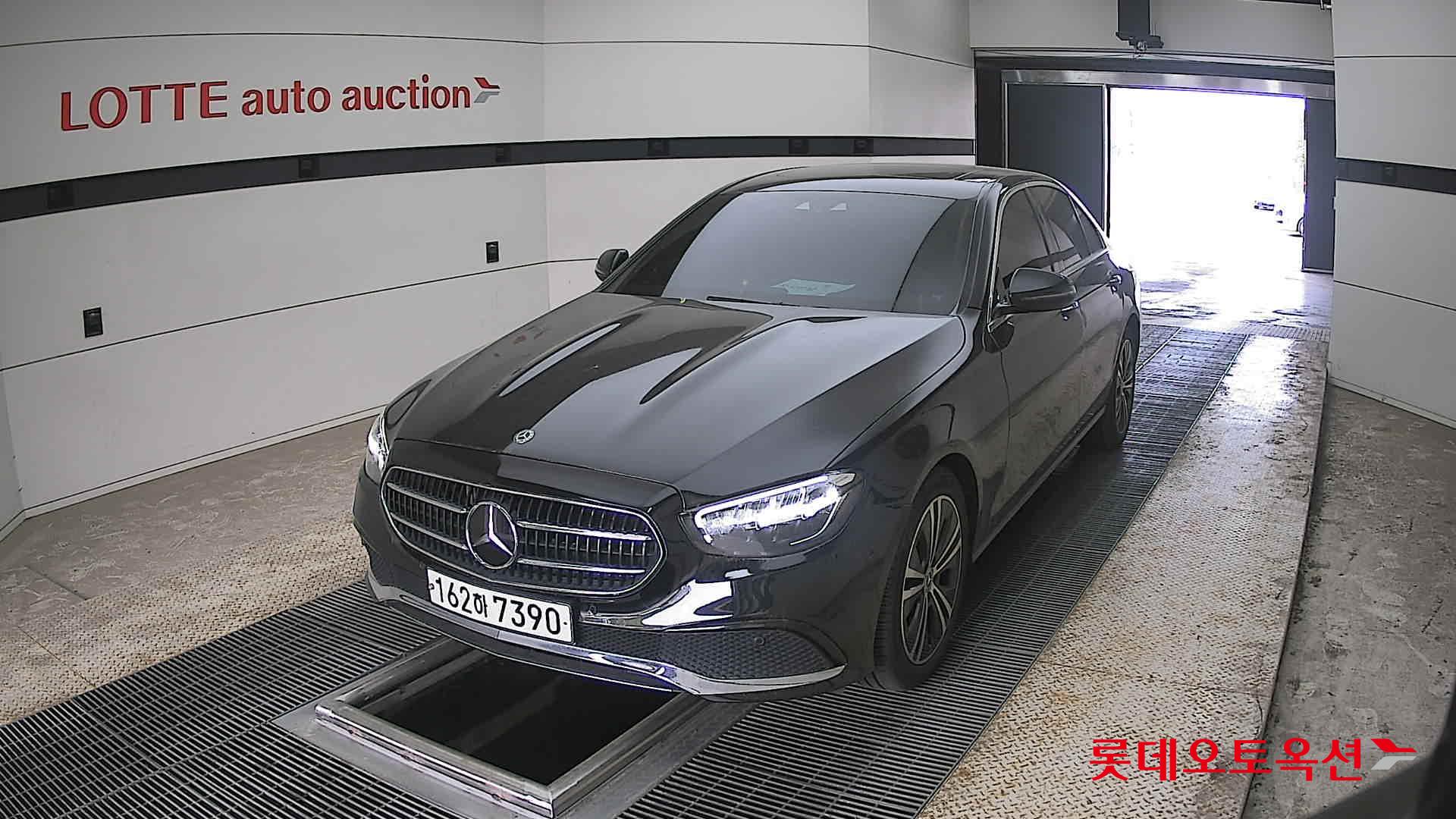 메르세데스-벤츠 E-클래스 2021 - 이미지 10