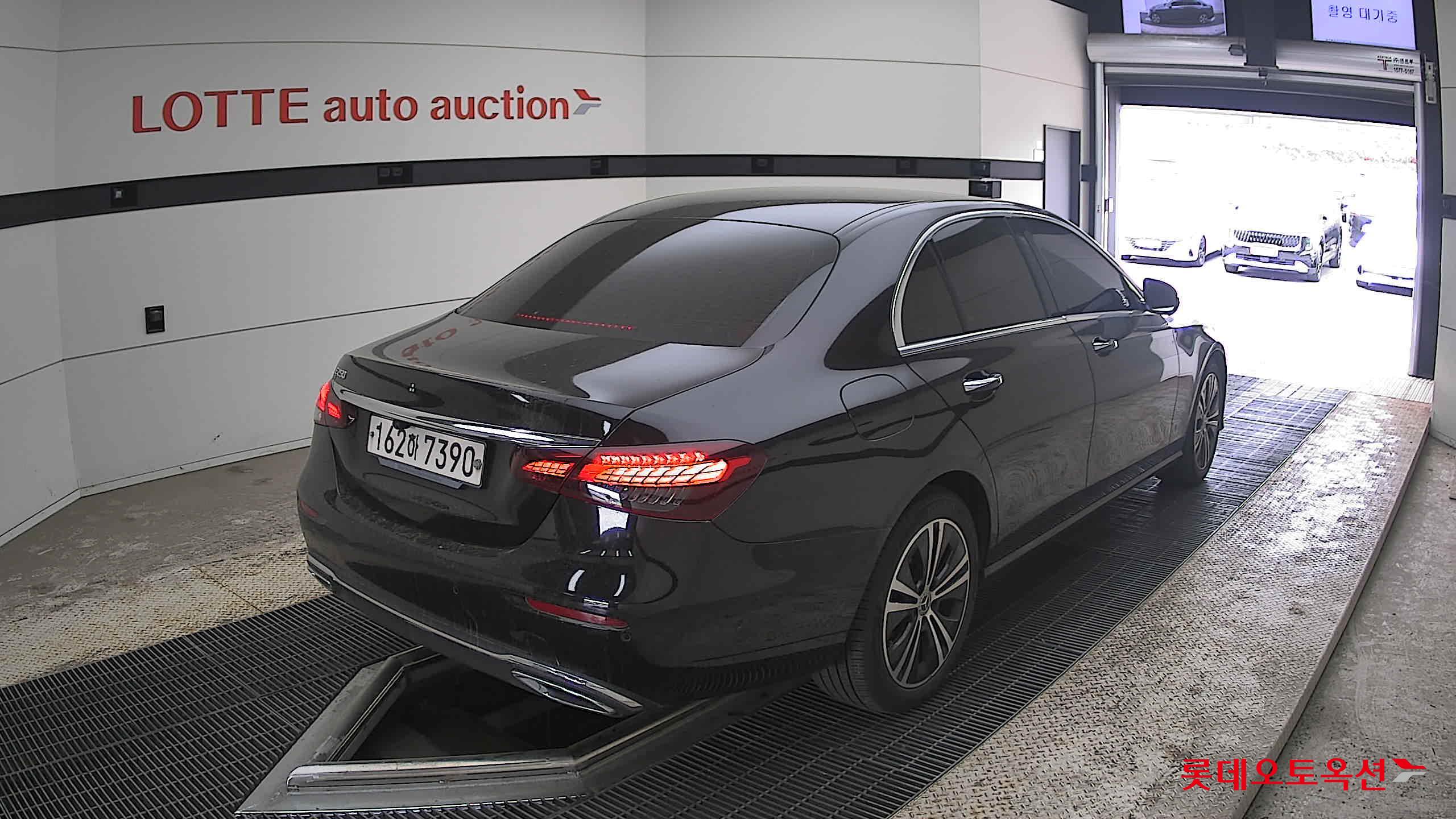 메르세데스-벤츠 E-클래스 2021 - 이미지 5