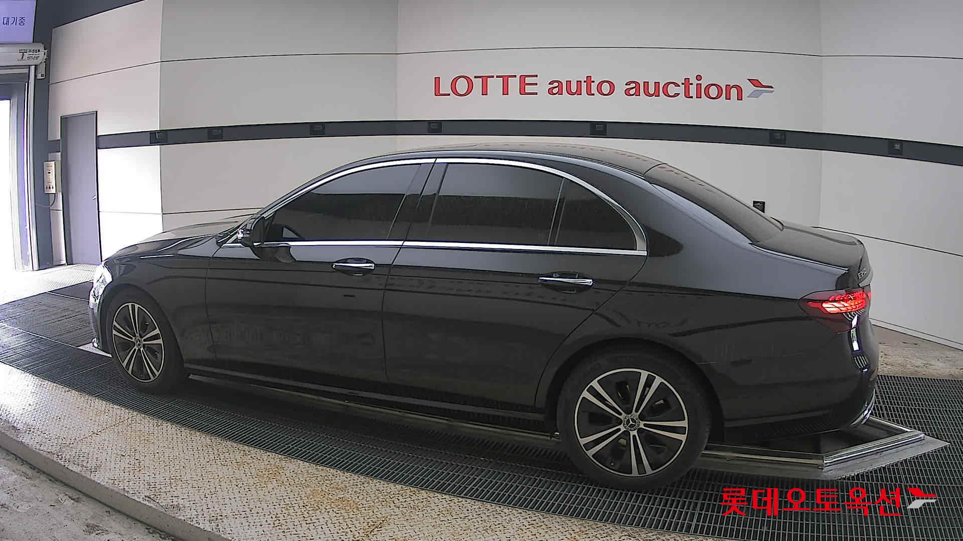 메르세데스-벤츠 E-클래스 2021 - 이미지 14