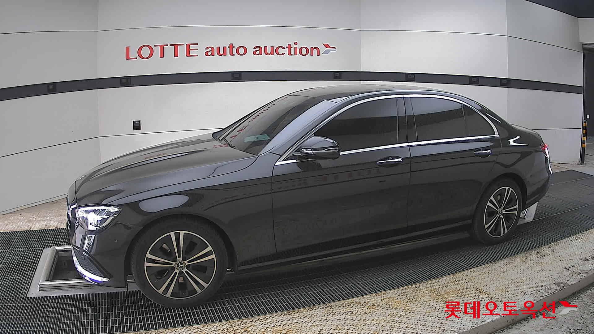 메르세데스-벤츠 E-클래스 2021 - 이미지 12