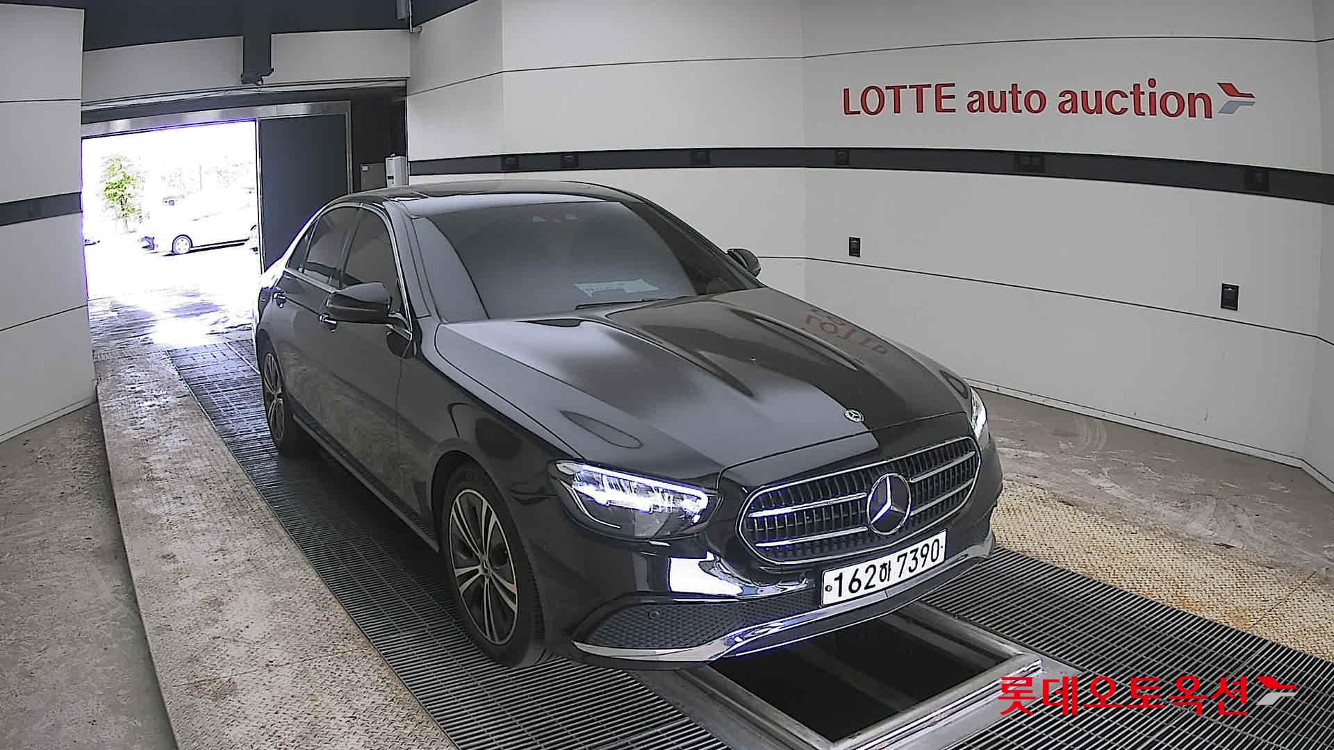 메르세데스-벤츠 E-클래스 2021 - 이미지 24