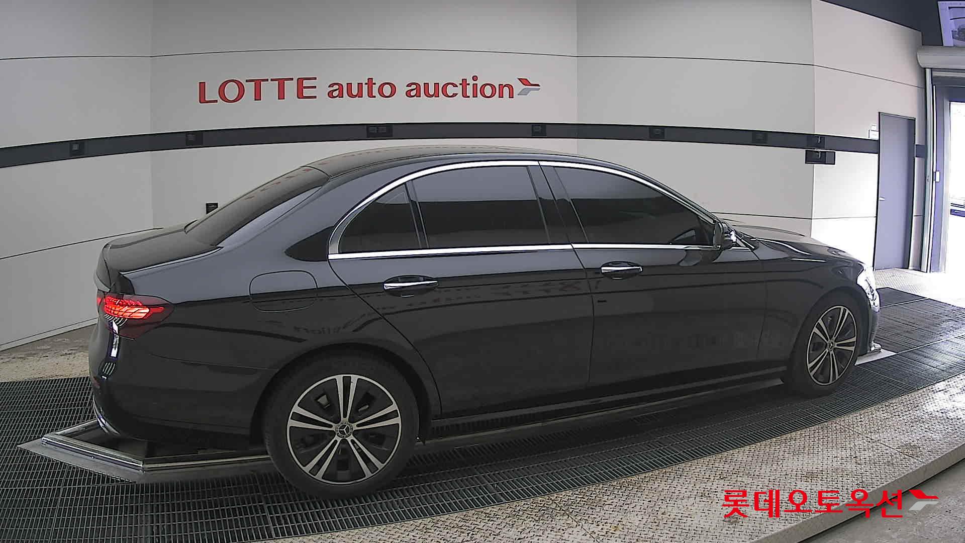 메르세데스-벤츠 E-클래스 2021 - 이미지 20