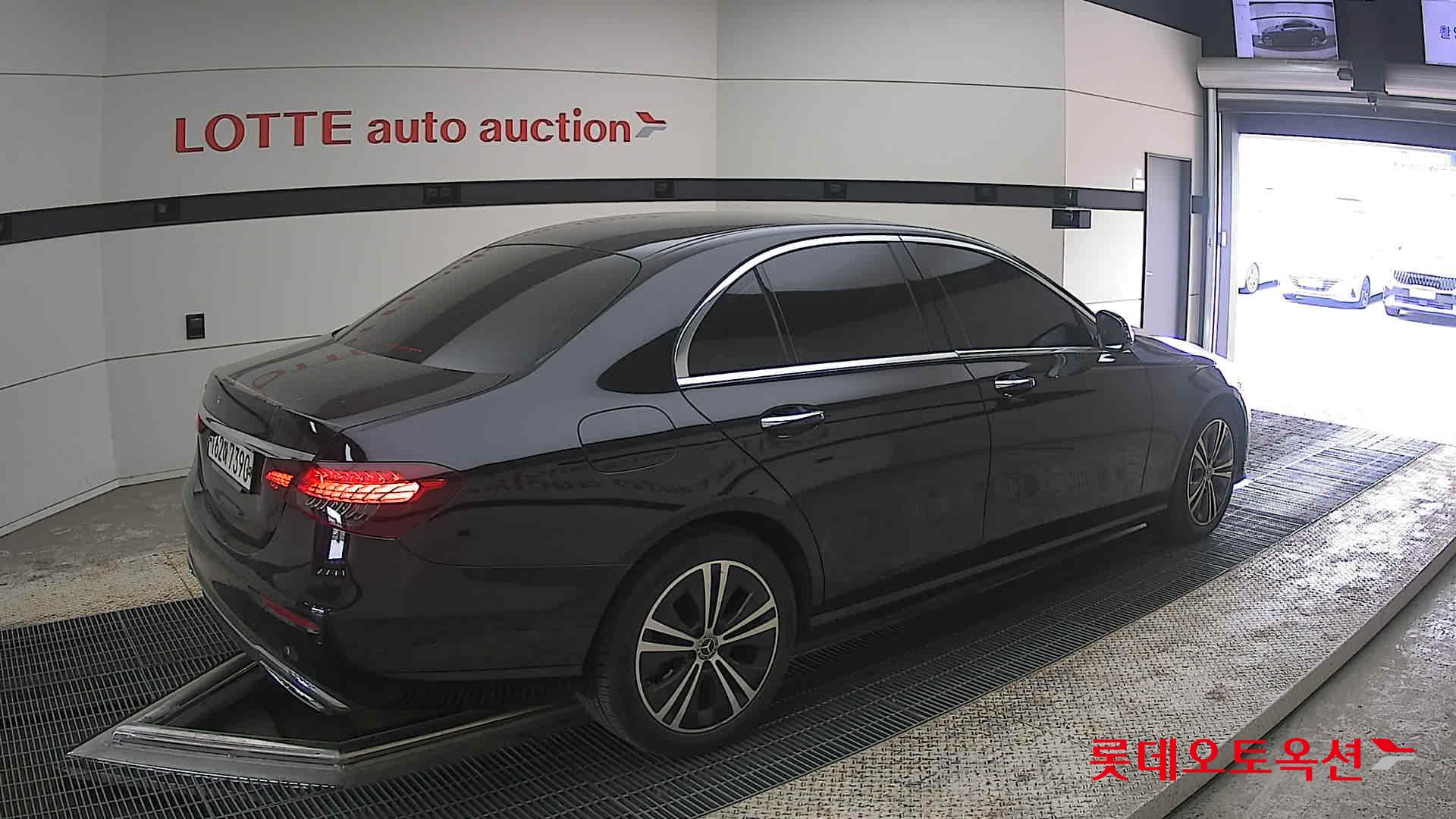 메르세데스-벤츠 E-클래스 2021 - 이미지 19