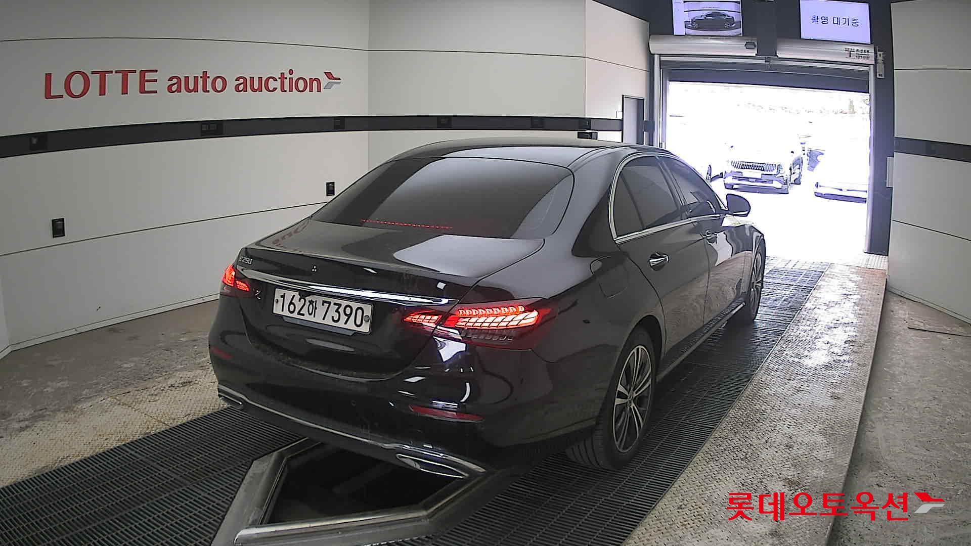 메르세데스-벤츠 E-클래스 2021 - 이미지 18