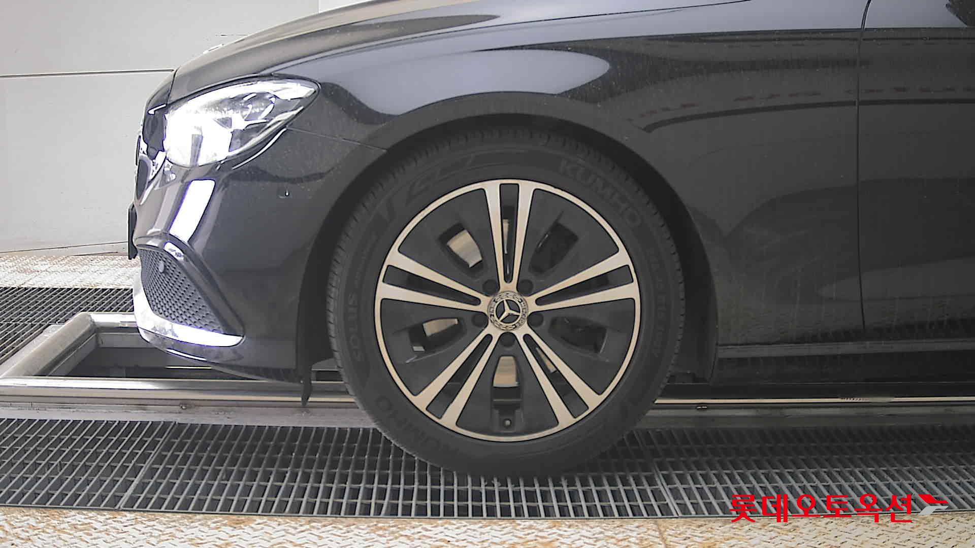 메르세데스-벤츠 E-클래스 2021 - 이미지 25