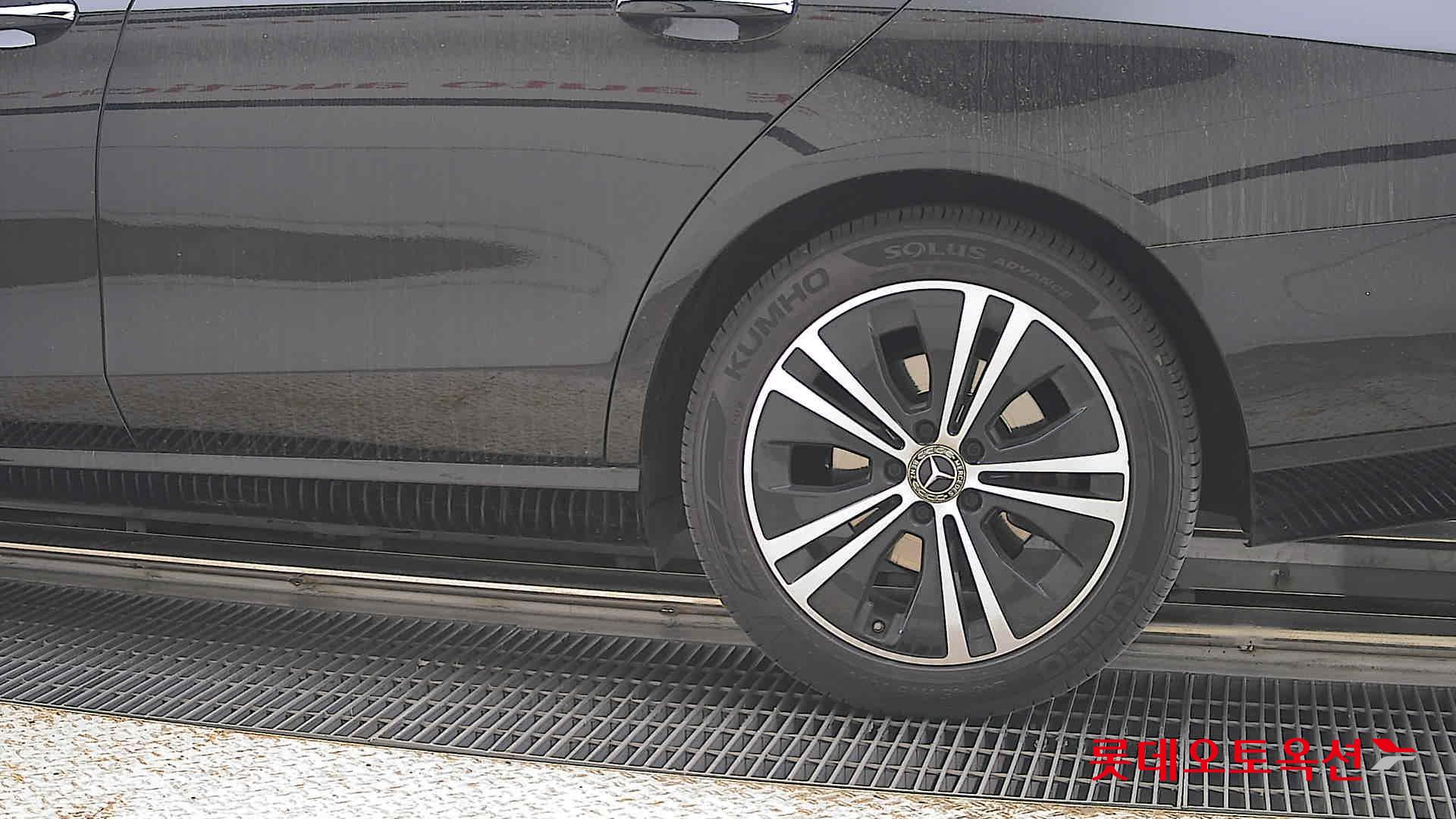 메르세데스-벤츠 E-클래스 2021 - 이미지 26